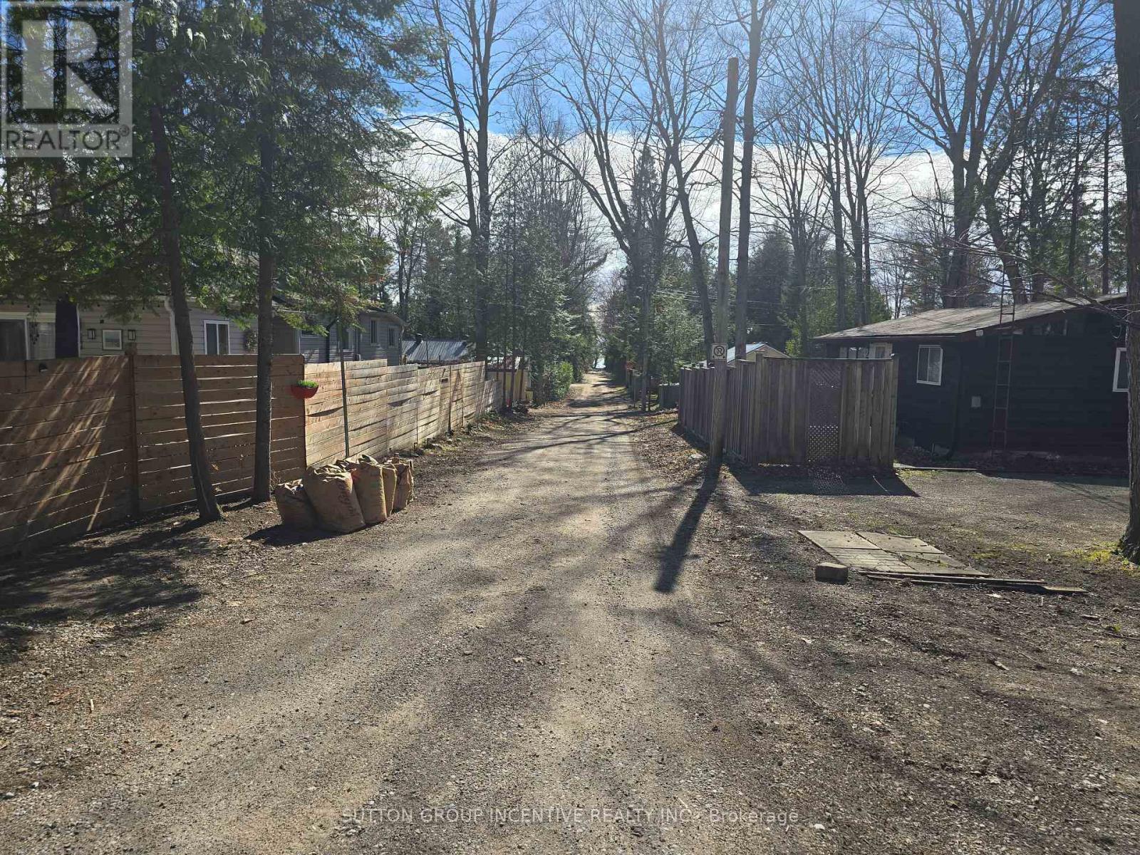 18 Harras Avenue, Tiny, ON