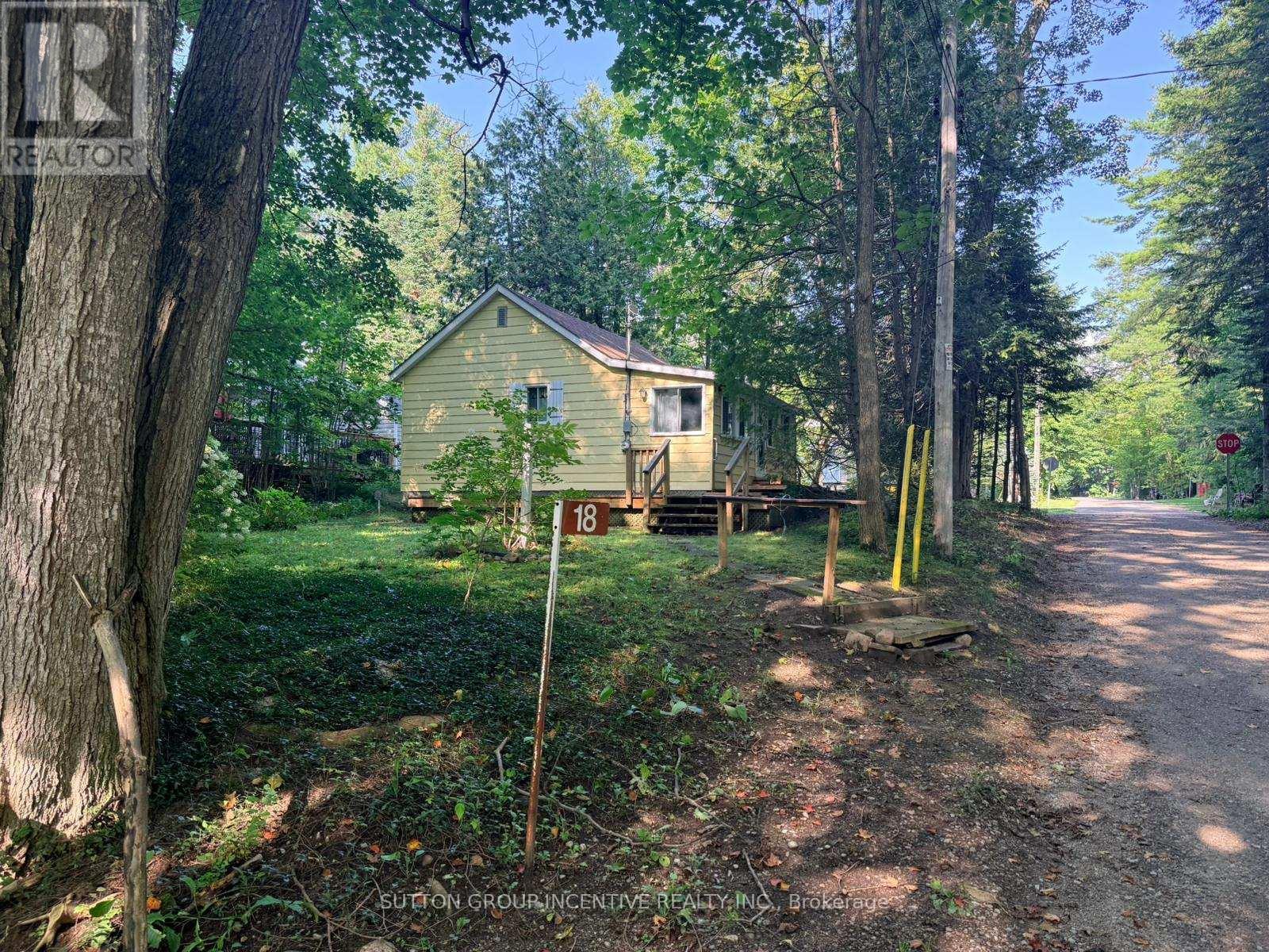 18 Harras Avenue, Tiny, ON