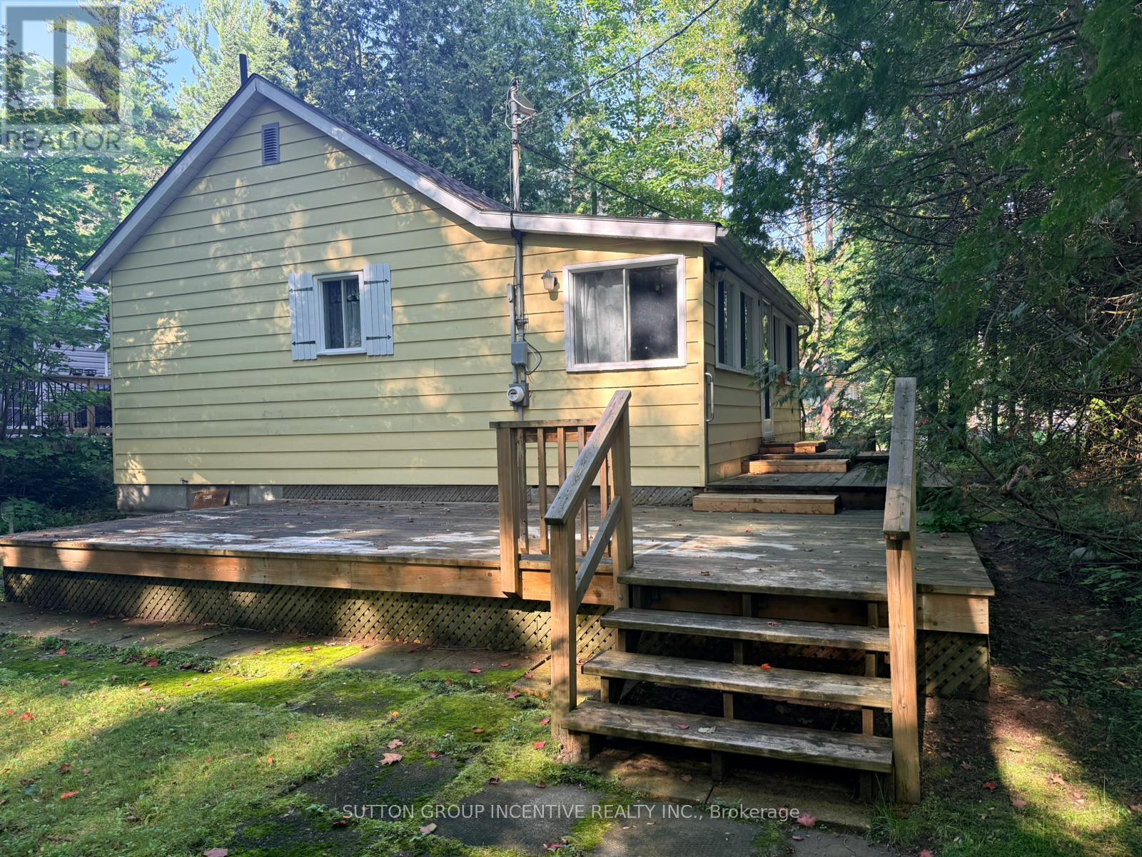 18 Harras Avenue, Tiny, ON