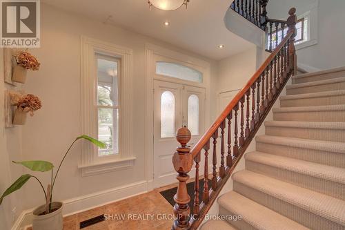 15 Gilholm Avenue, Cambridge, ON 
