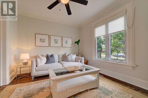 15 Gilholm Avenue, Cambridge, ON 