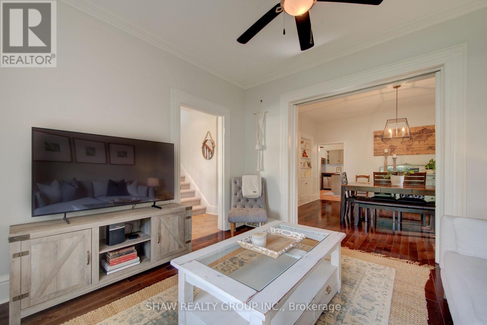 15 Gilholm Avenue, Cambridge, ON
