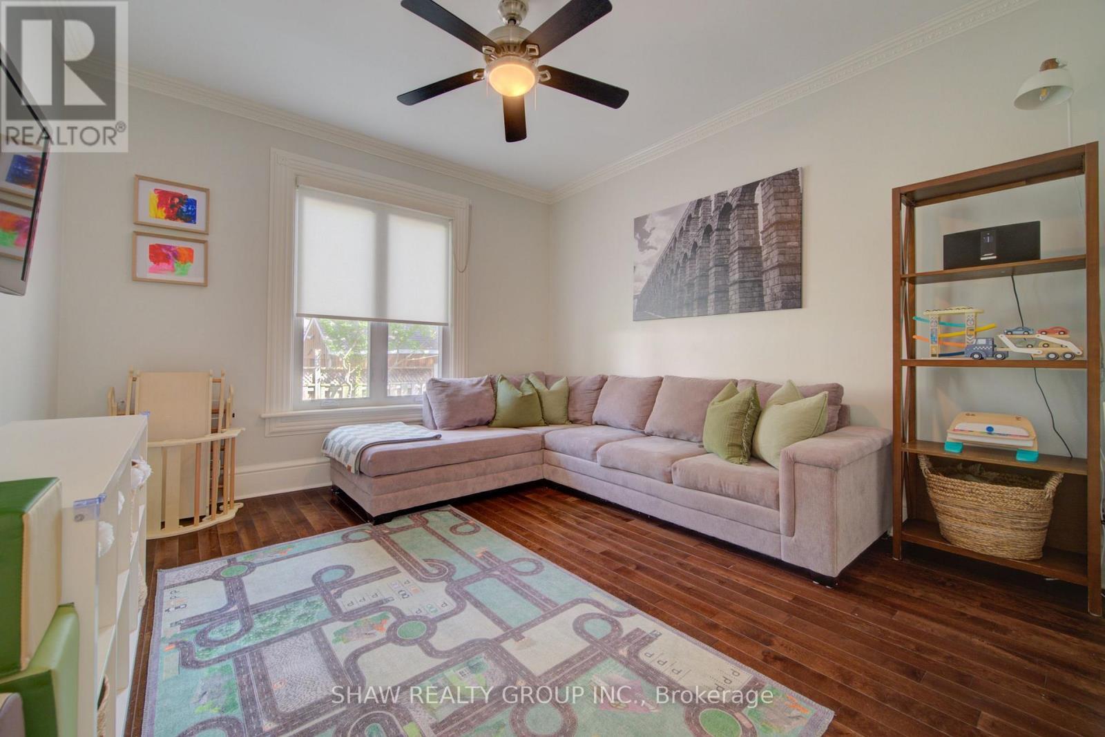 15 Gilholm Avenue, Cambridge, ON