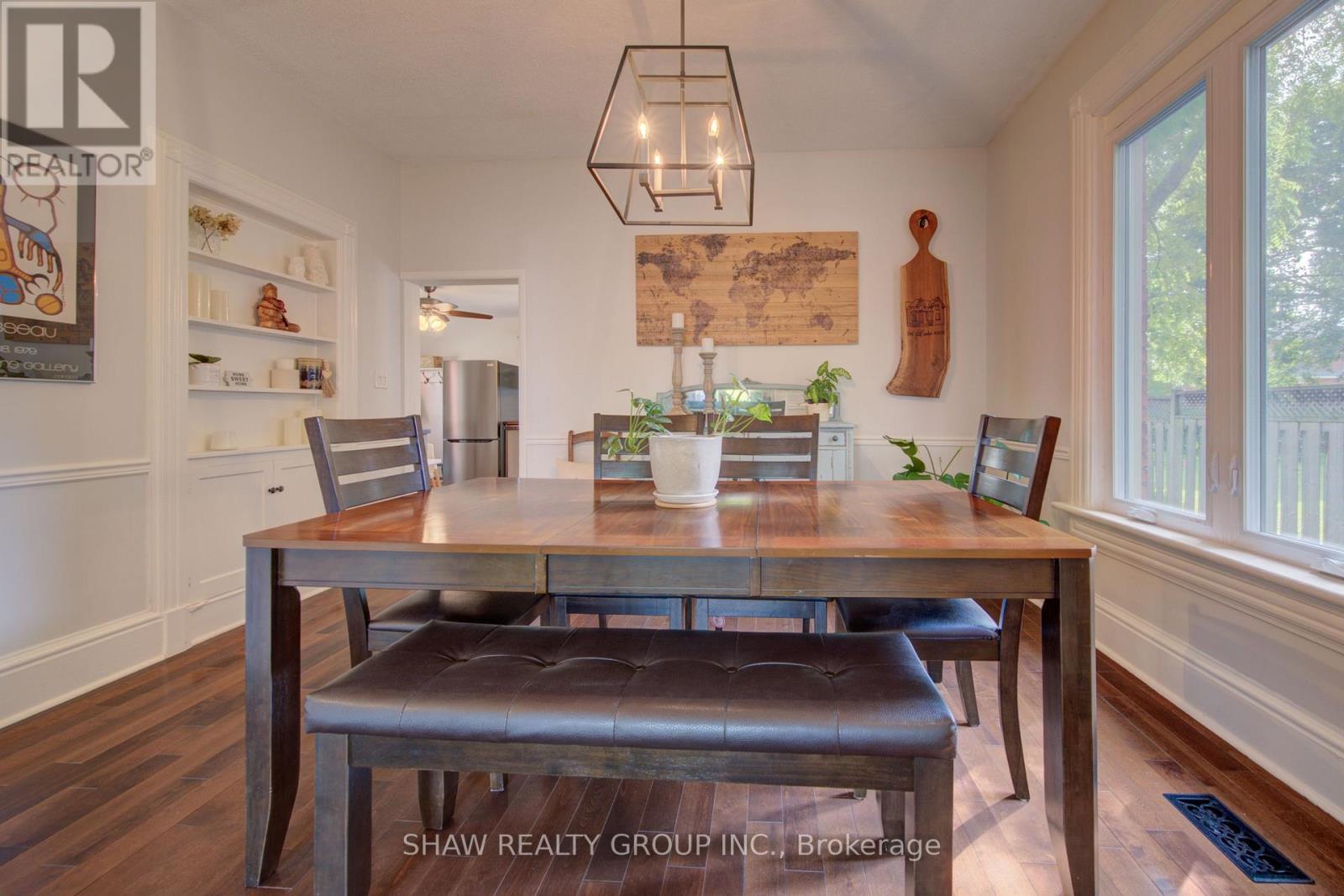 15 Gilholm Avenue, Cambridge, ON