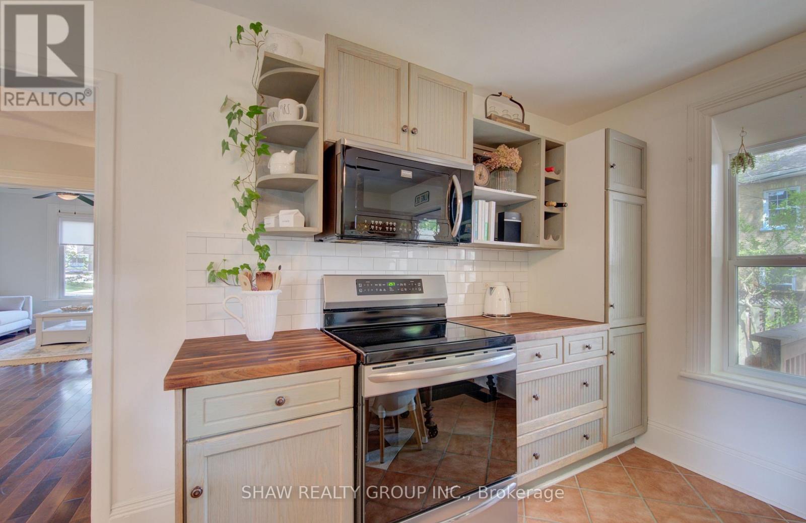 15 Gilholm Avenue, Cambridge, ON