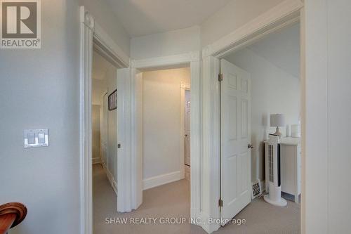 15 Gilholm Avenue, Cambridge, ON 