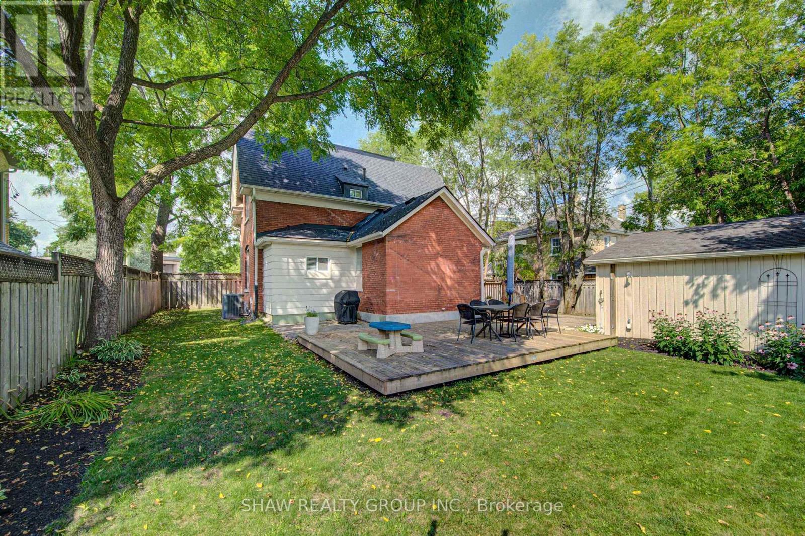 15 Gilholm Avenue, Cambridge, ON