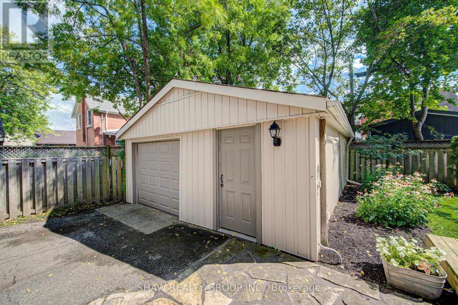 15 Gilholm Avenue, Cambridge, ON