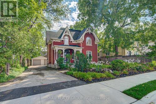 15 Gilholm Avenue, Cambridge, ON 