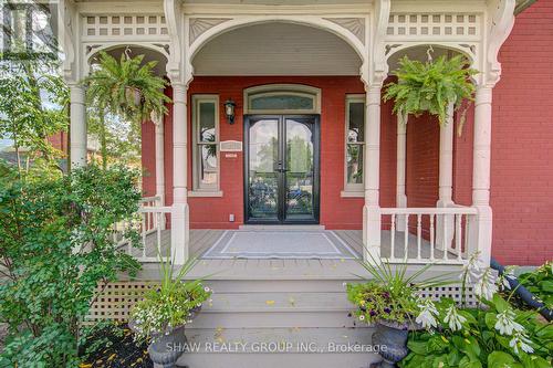 15 Gilholm Avenue, Cambridge, ON 