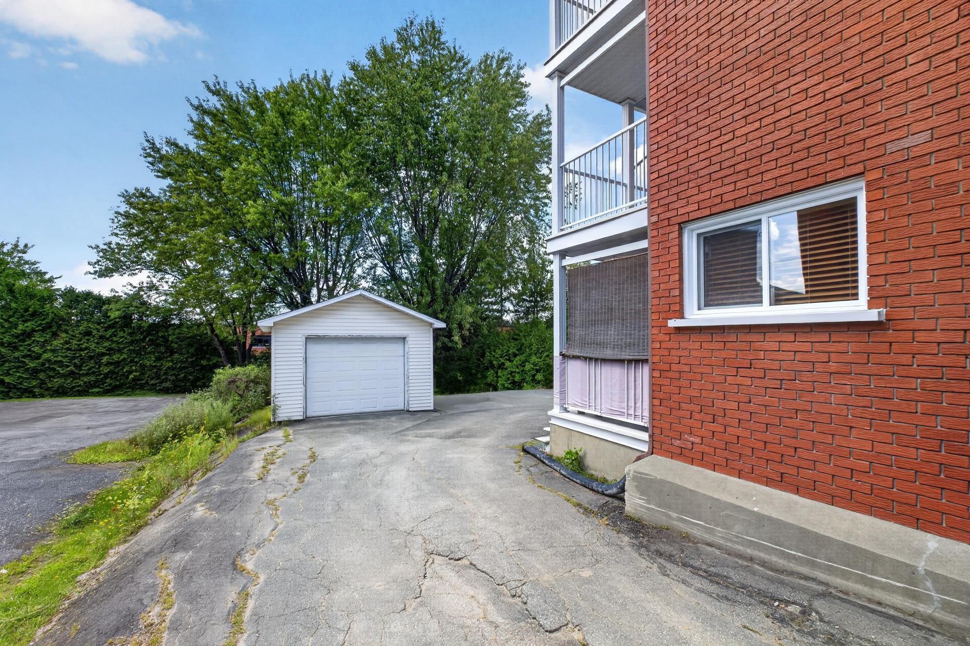 Courtyard - 265 10E Avenue N., Sherbrooke (Fleurimont), QC