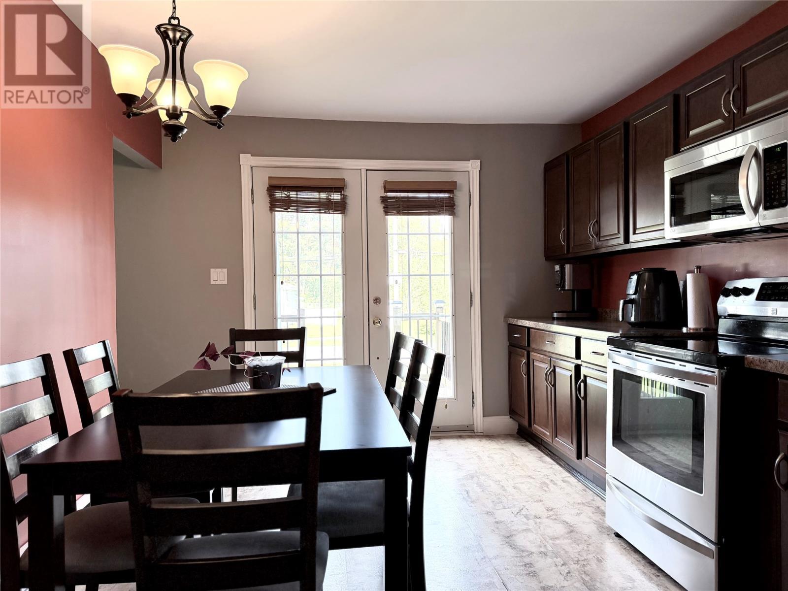 92 Midland Row, Pasadena, NL