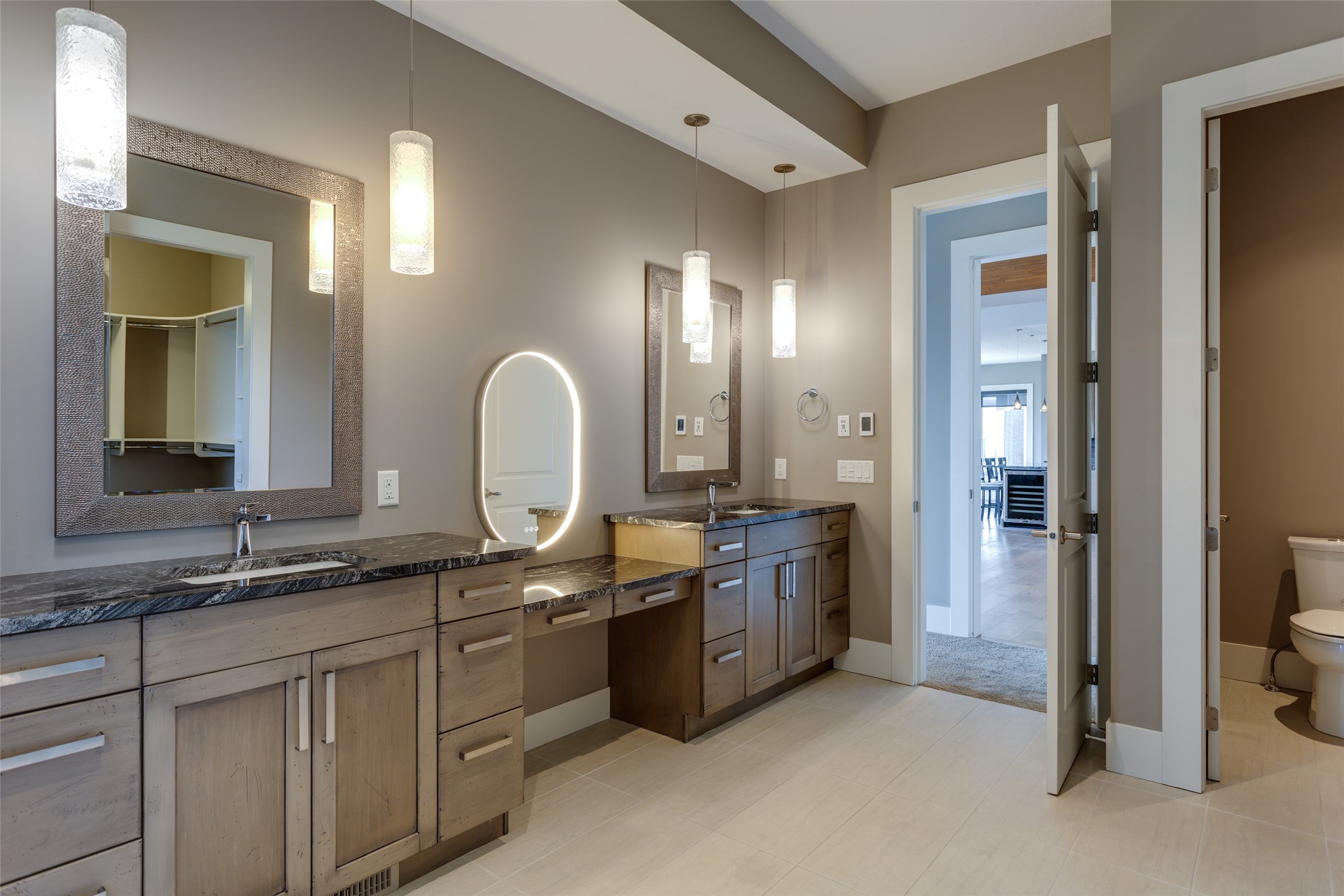 1002 Hewetson Avenue, Kelowna, BC