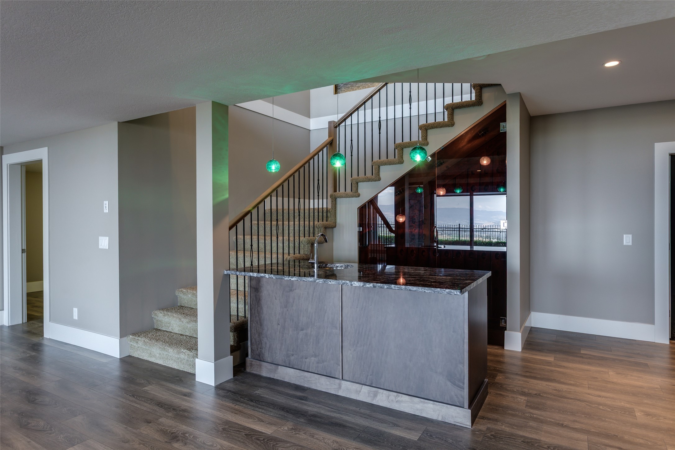 1002 Hewetson Avenue, Kelowna, BC