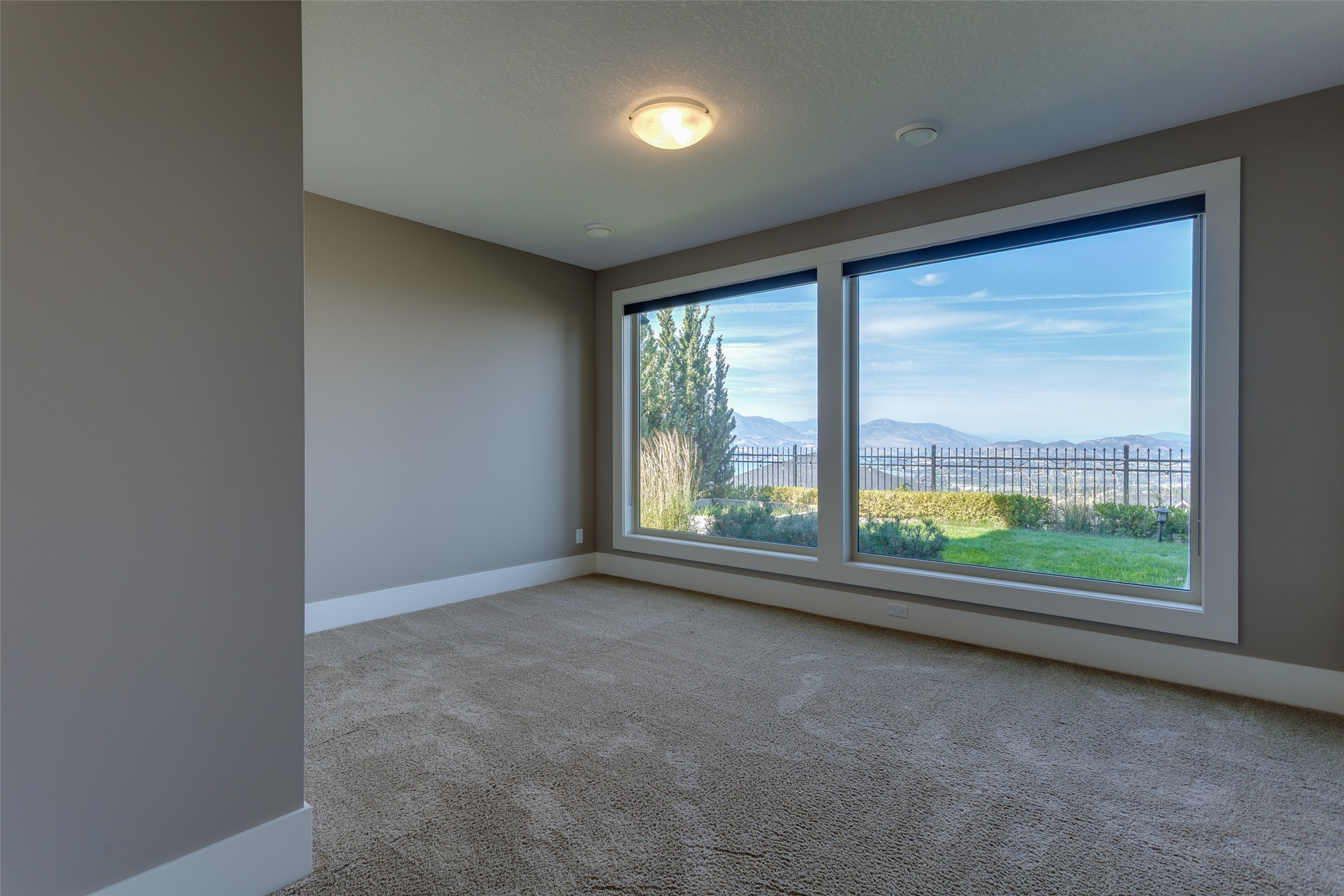1002 Hewetson Avenue, Kelowna, BC