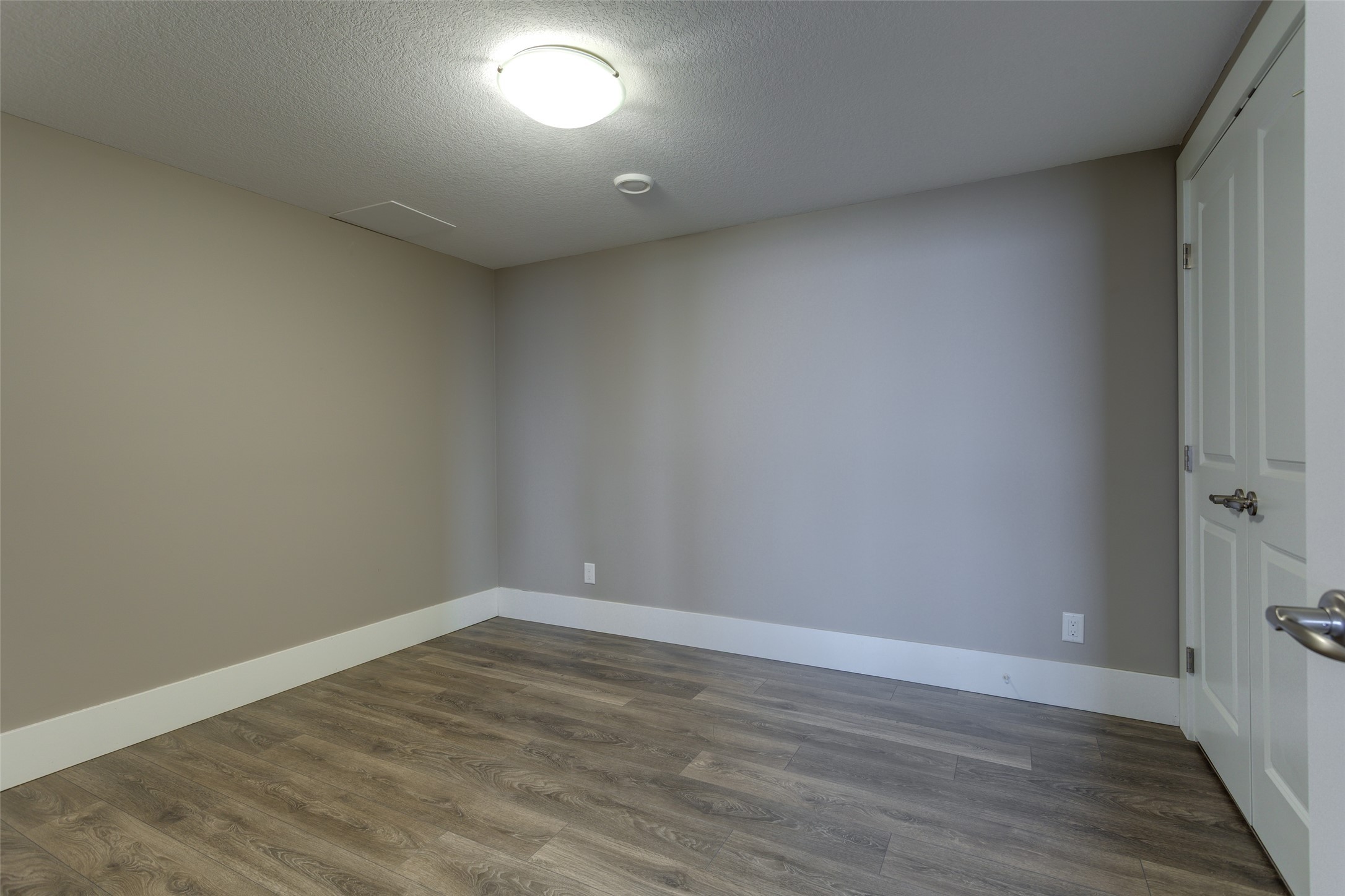 1002 Hewetson Avenue, Kelowna, BC