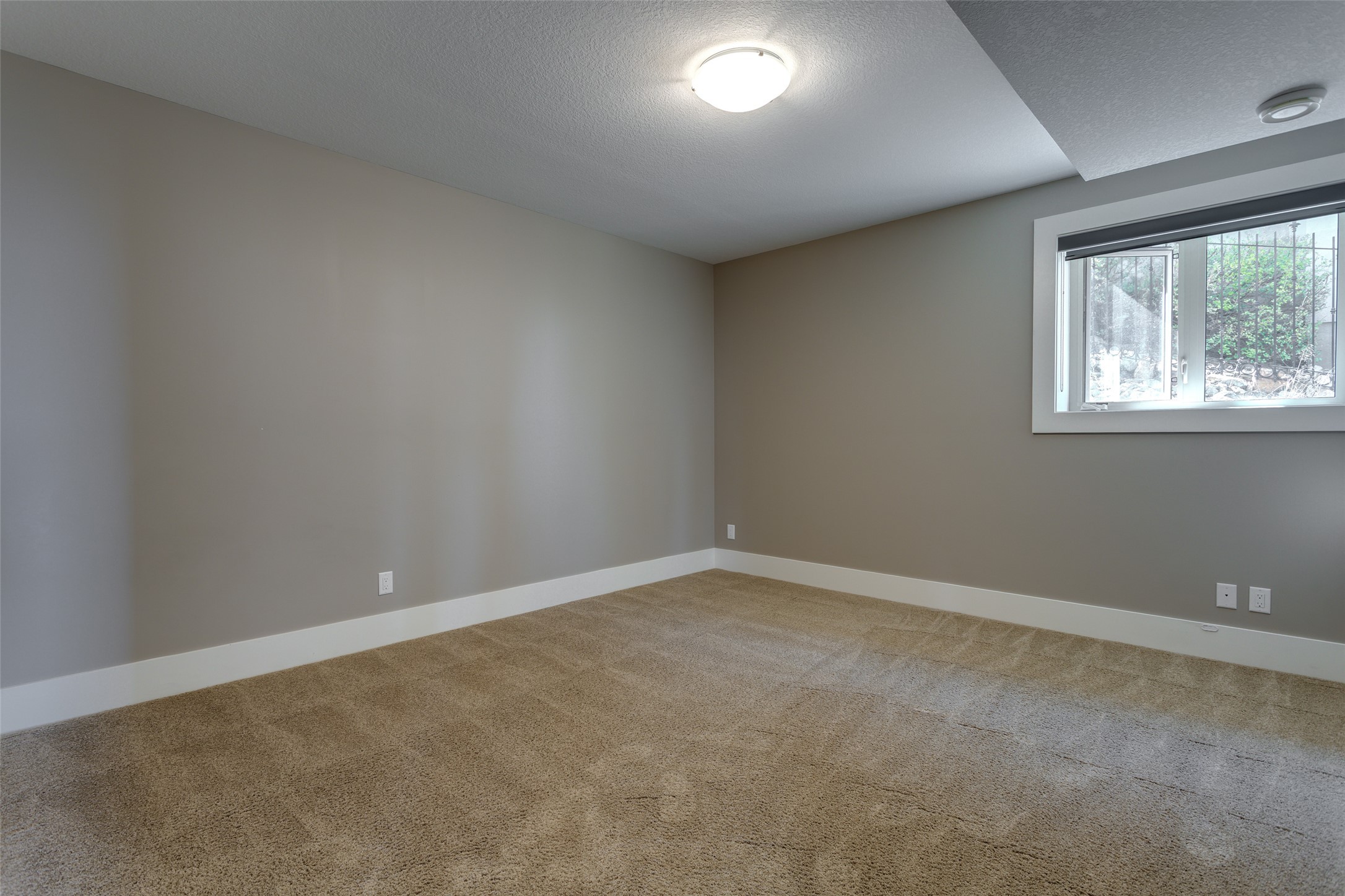 1002 Hewetson Avenue, Kelowna, BC