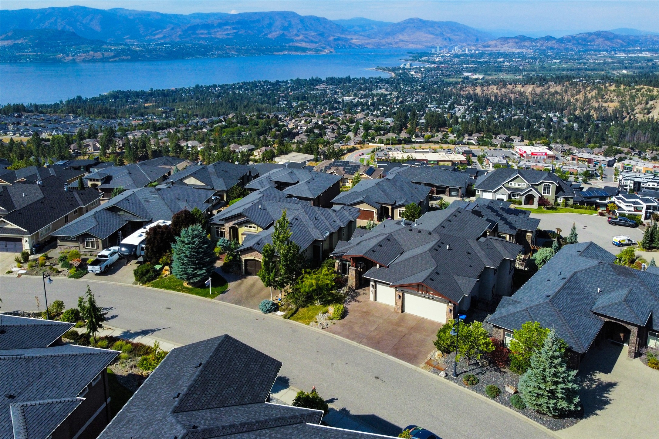 1002 Hewetson Avenue, Kelowna, BC