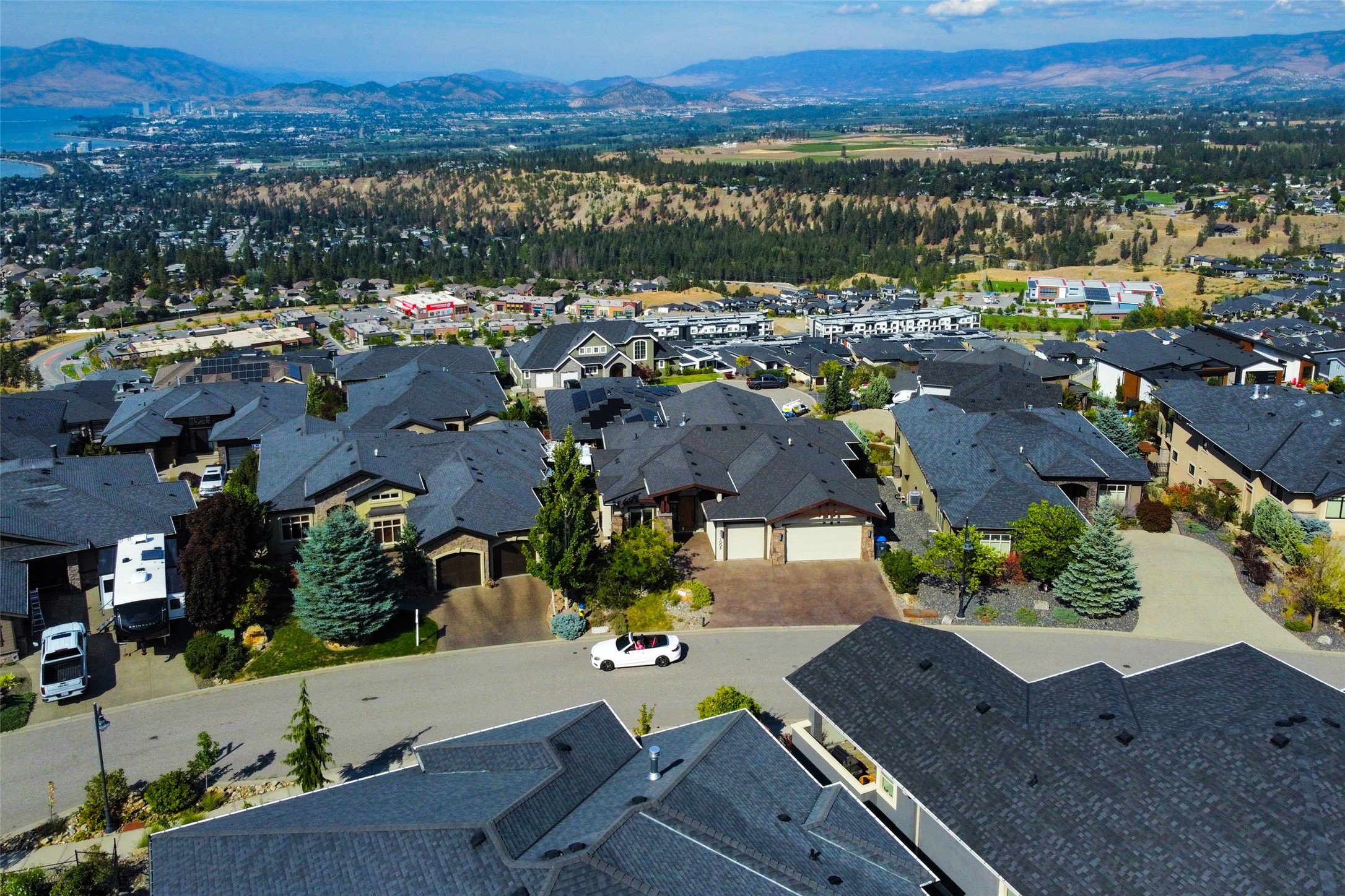 1002 Hewetson Avenue, Kelowna, BC