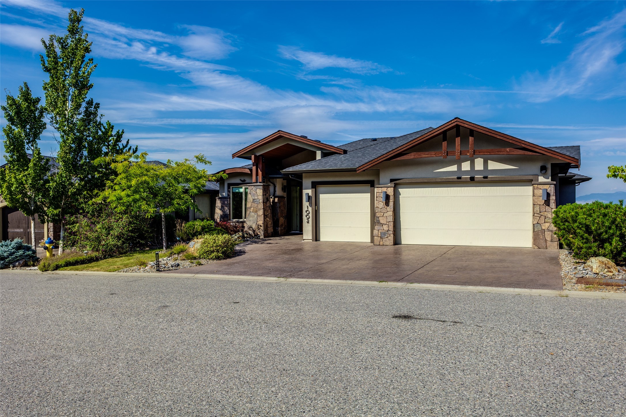 1002 Hewetson Avenue, Kelowna, BC