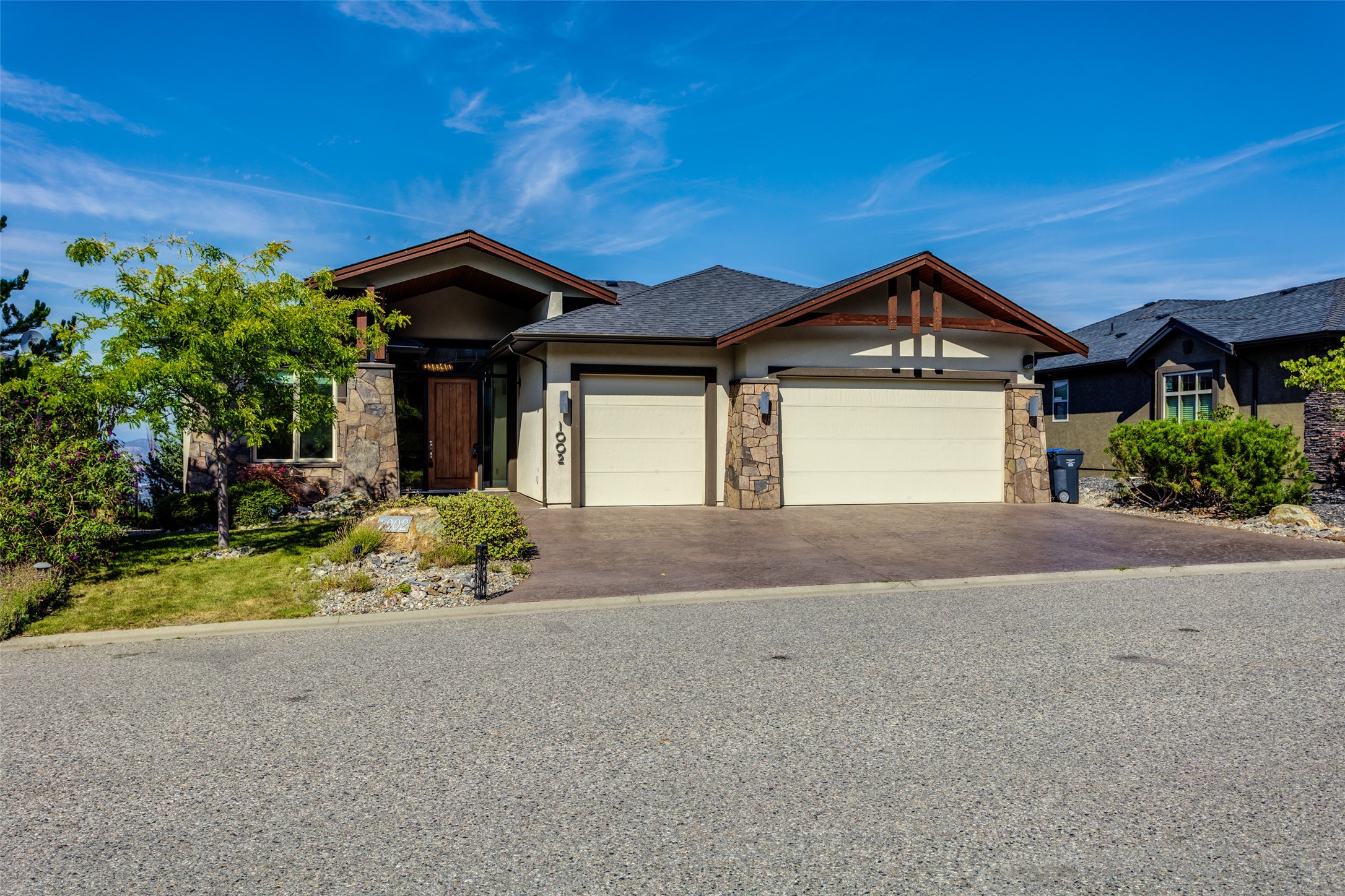 1002 Hewetson Avenue, Kelowna, BC