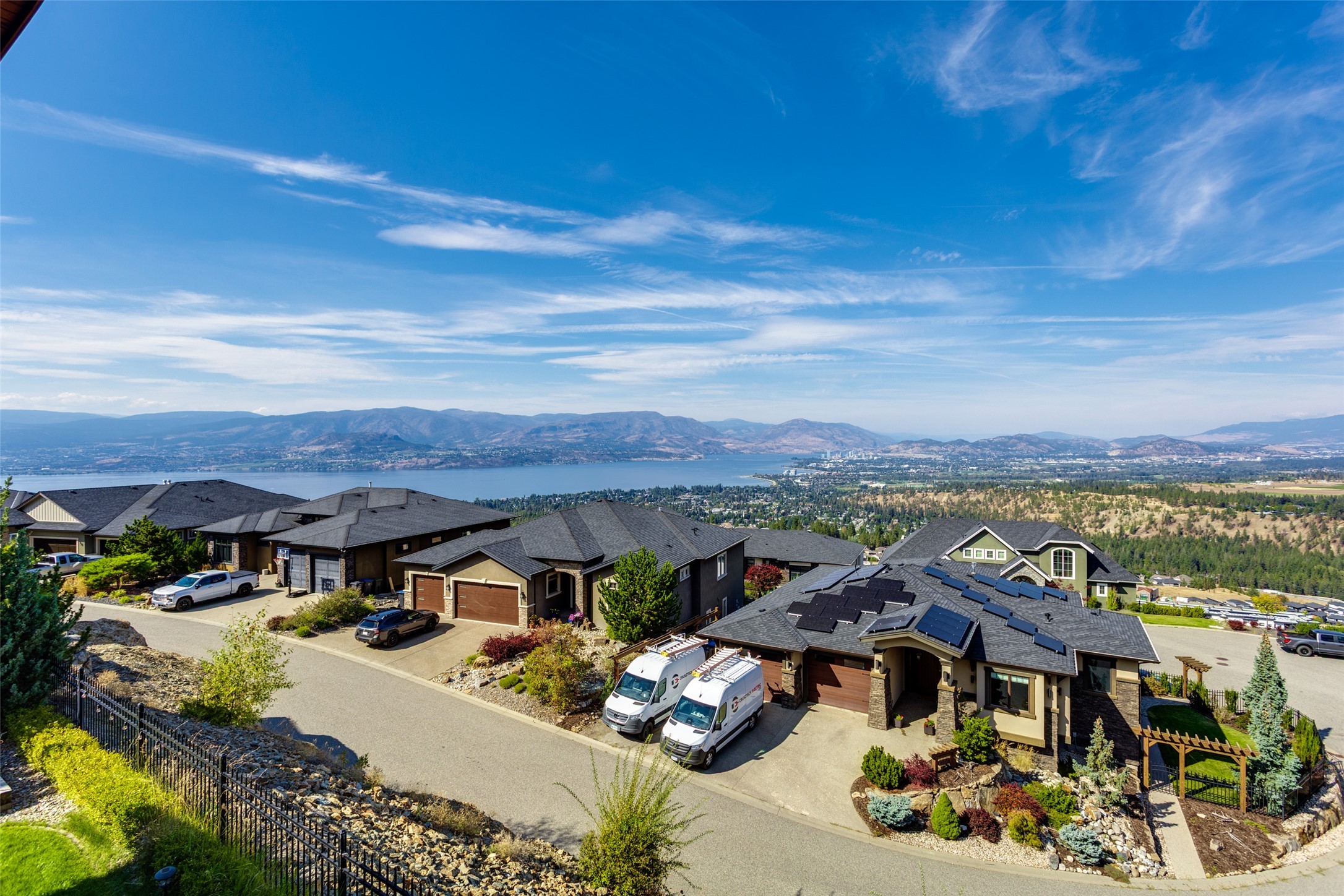 1002 Hewetson Avenue, Kelowna, BC