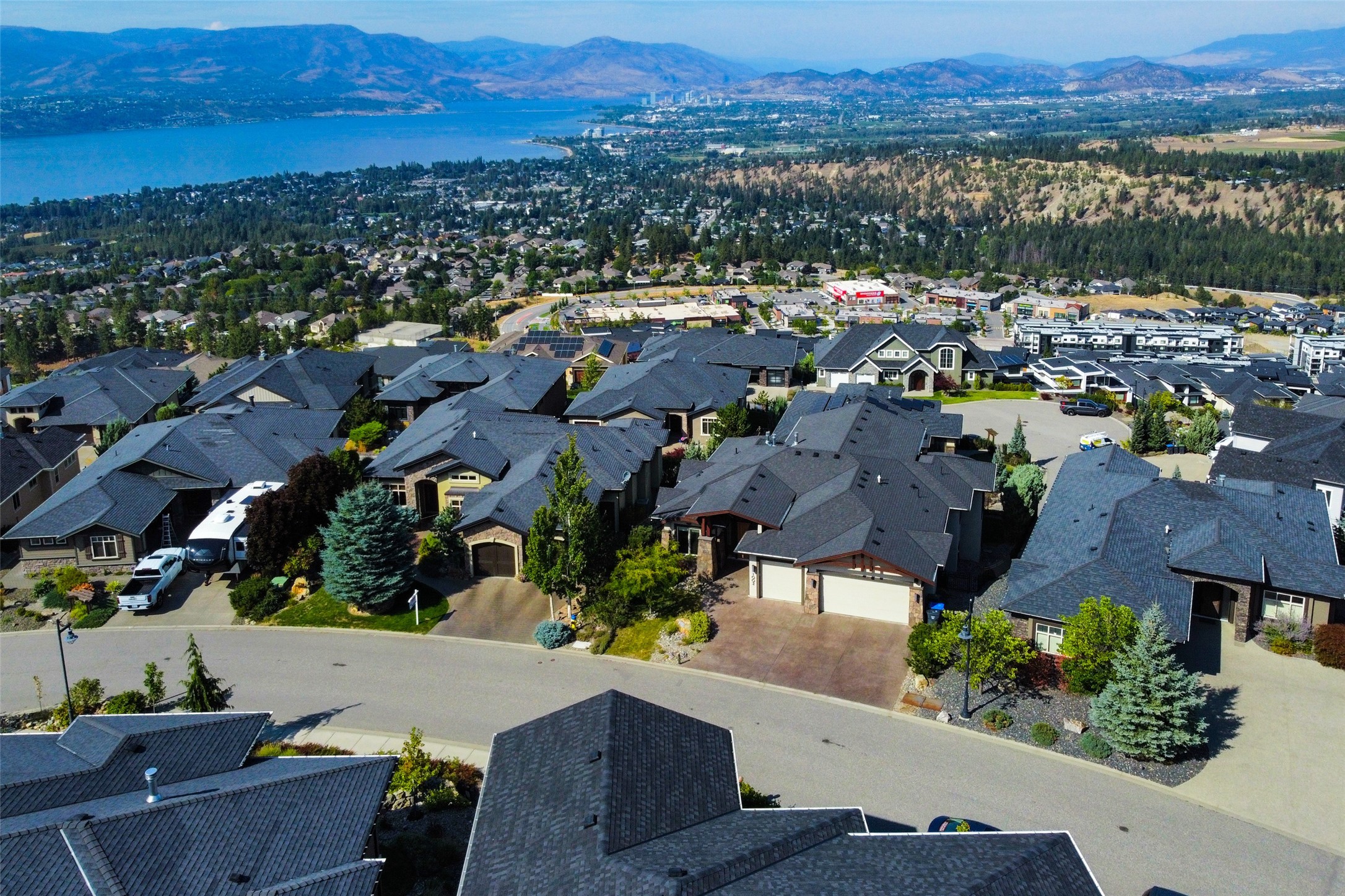 1002 Hewetson Avenue, Kelowna, BC