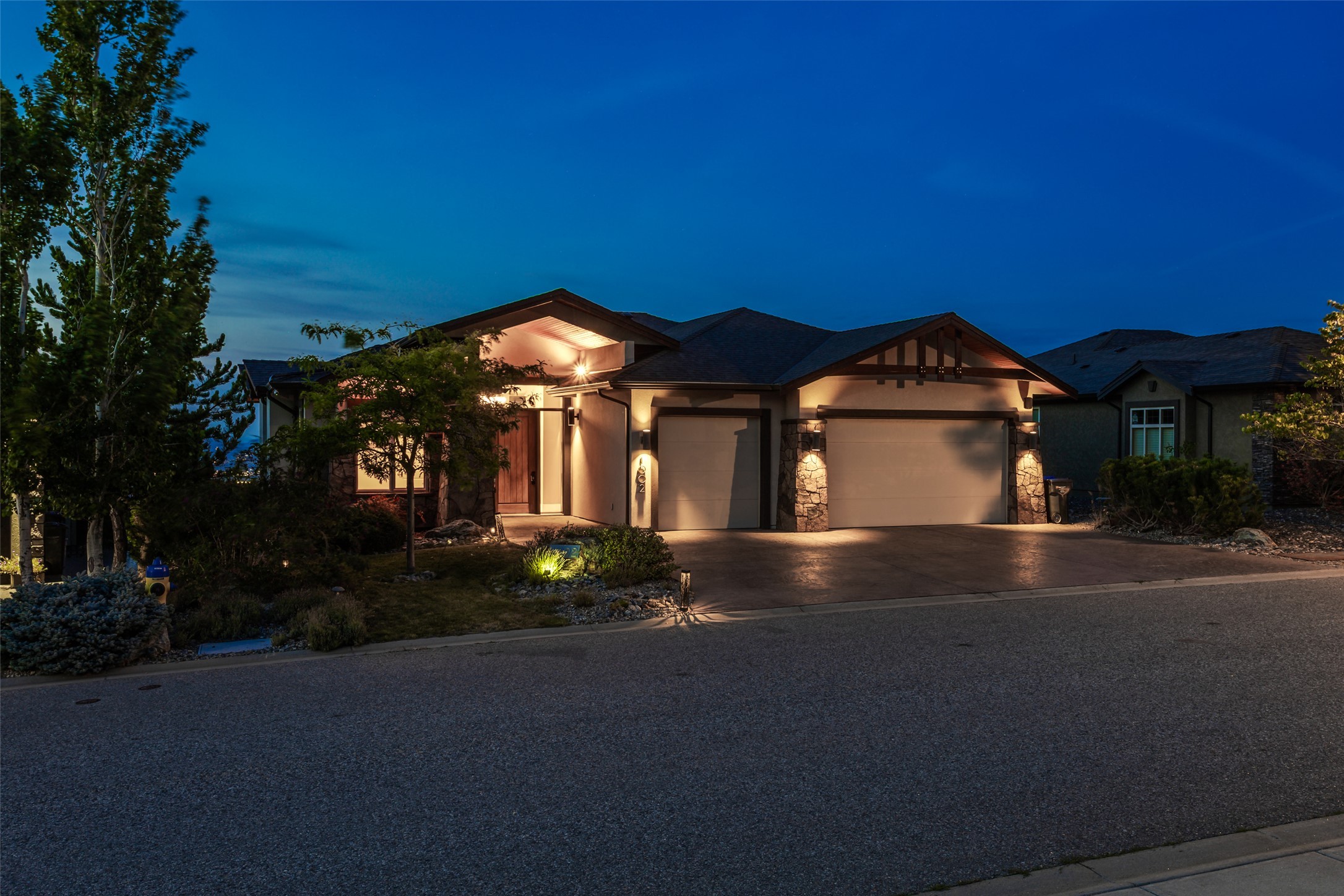 1002 Hewetson Avenue, Kelowna, BC