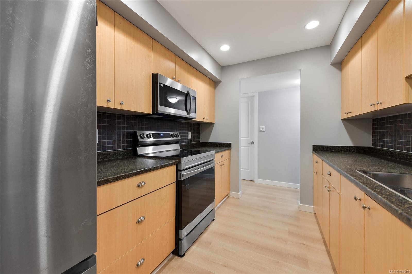 #105-2695 Deville Rd, Langford, BC