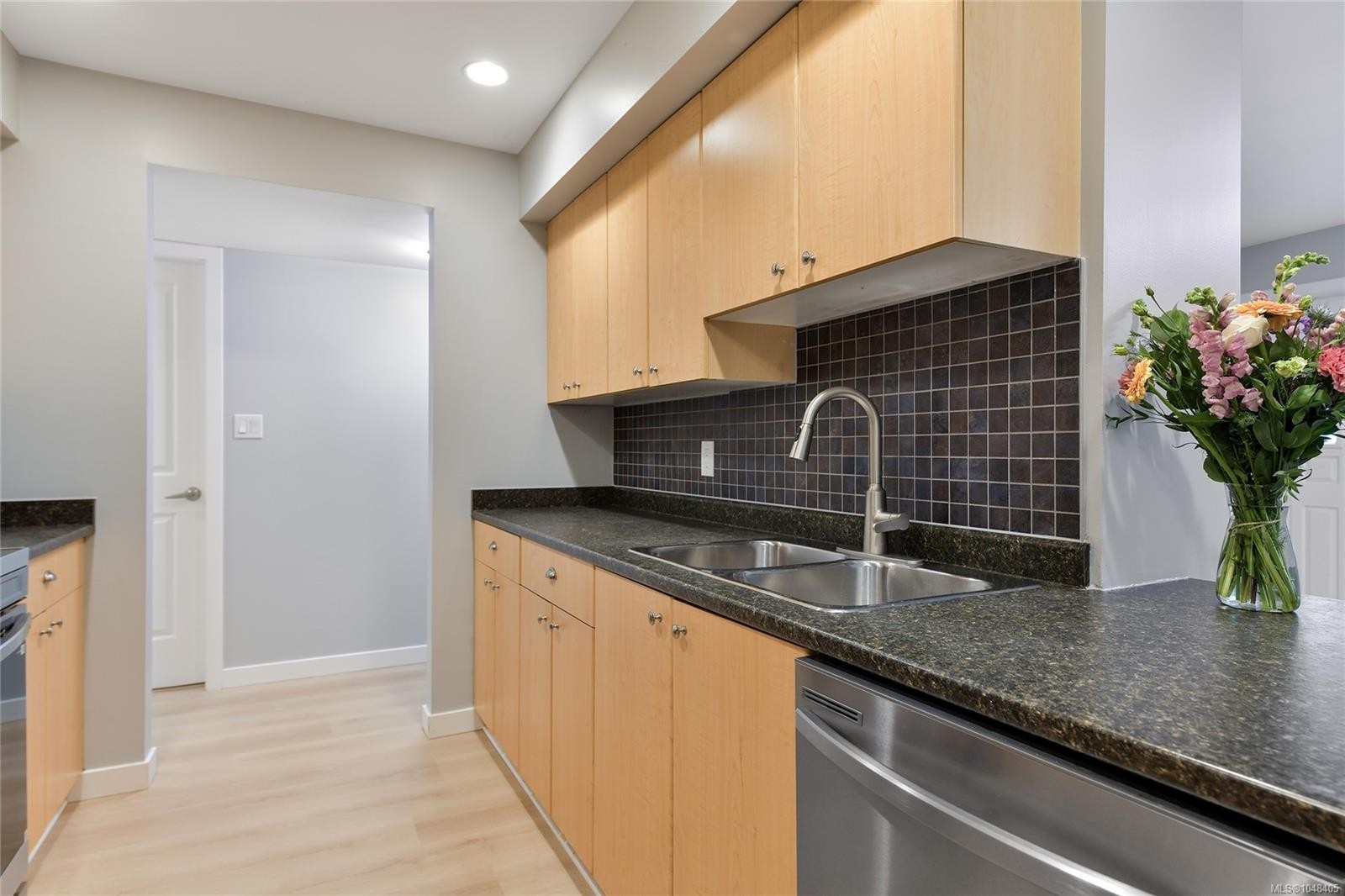 #105-2695 Deville Rd, Langford, BC