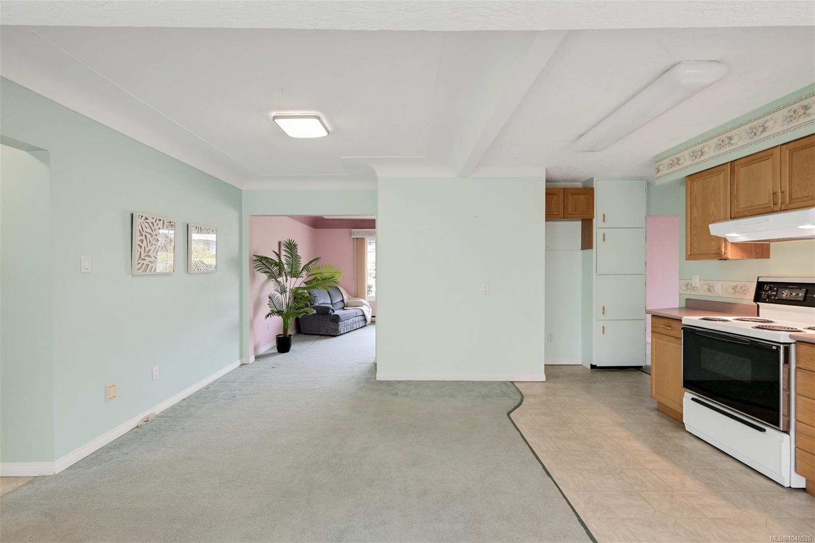 3345 Biscoe Dr, Saanich, BC