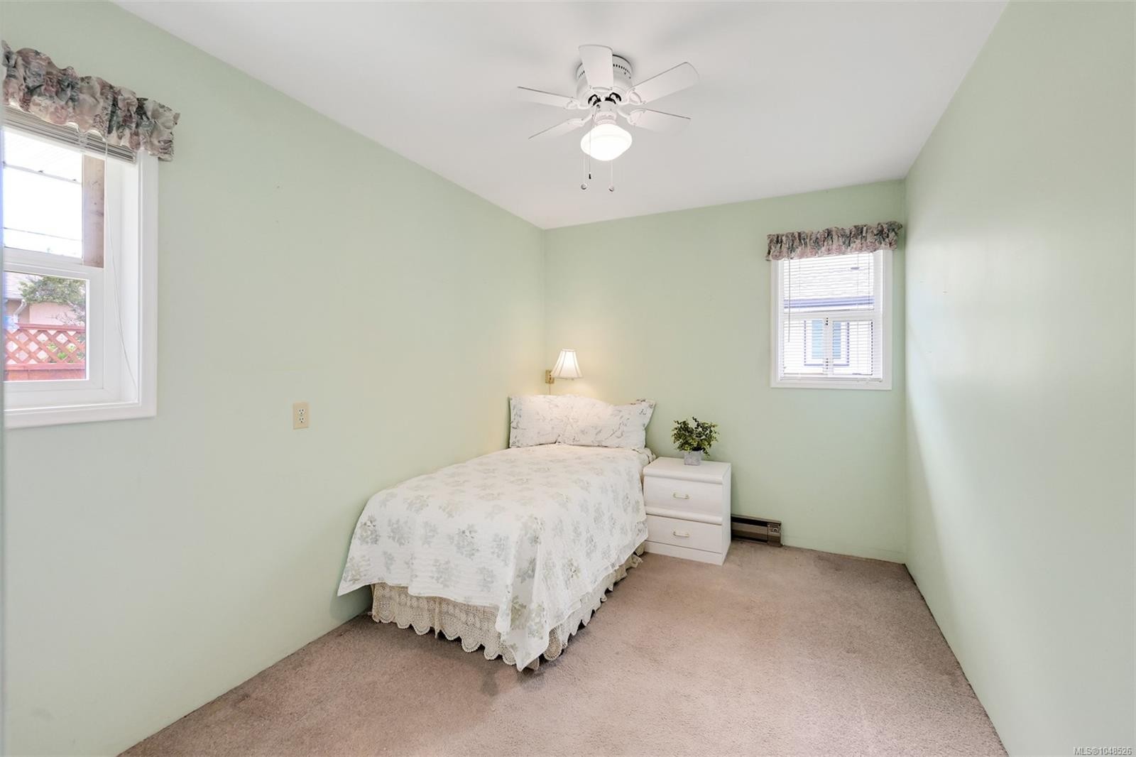 3345 Biscoe Dr, Saanich, BC