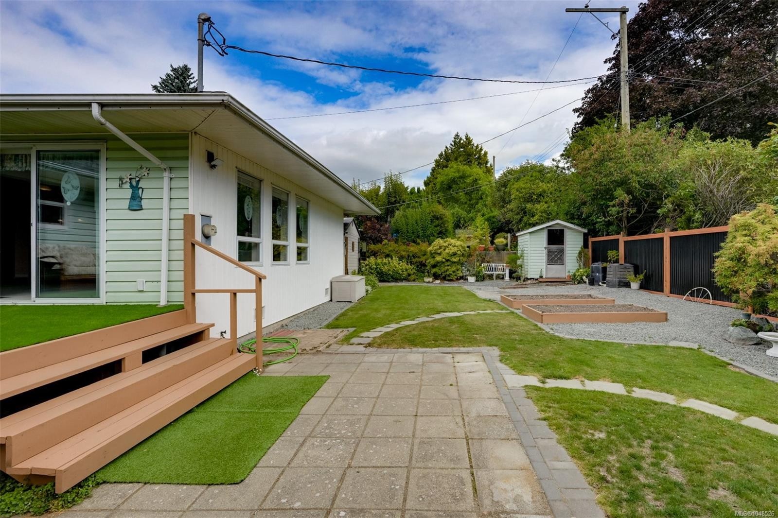 3345 Biscoe Dr, Saanich, BC