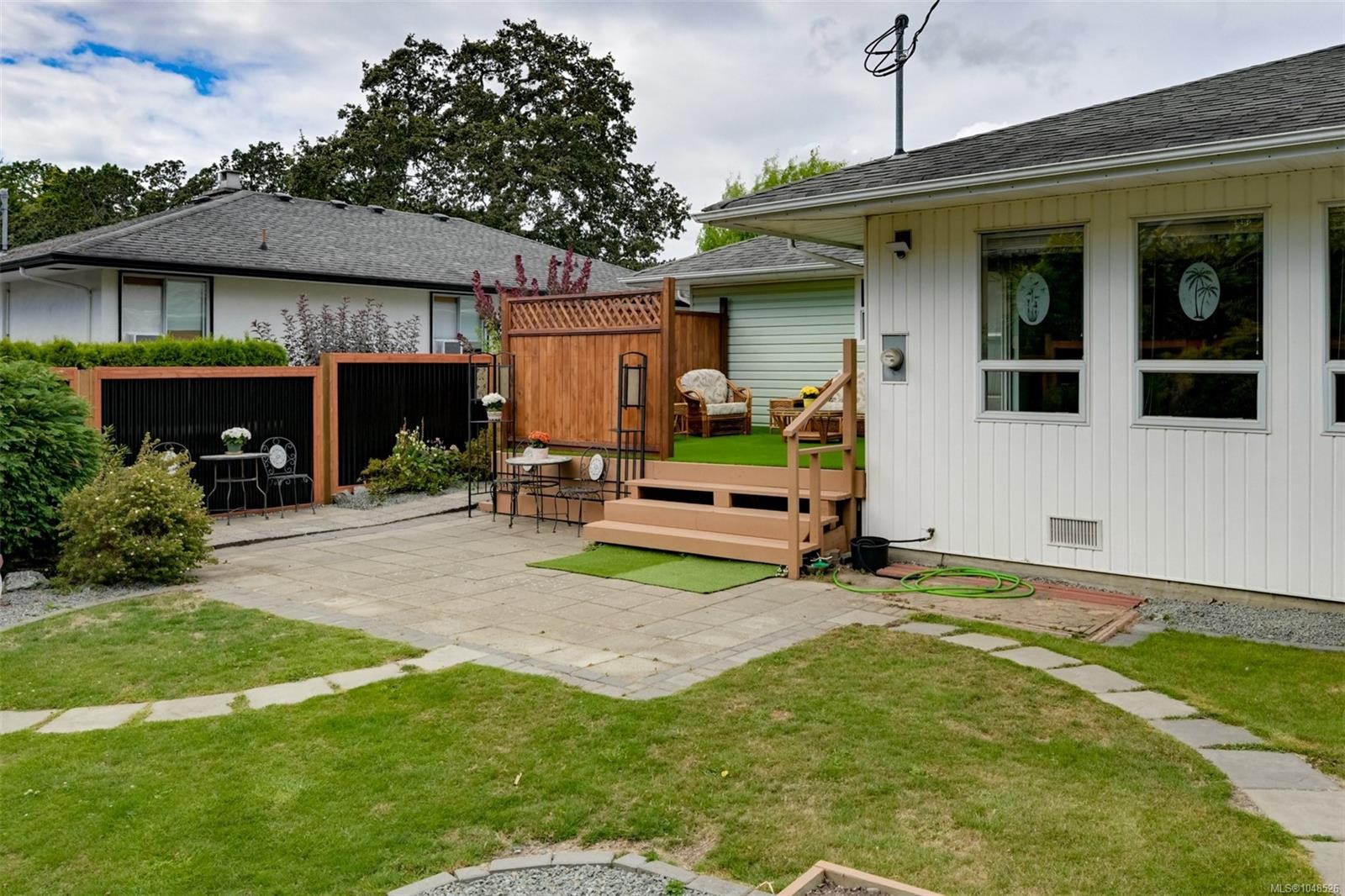 3345 Biscoe Dr, Saanich, BC