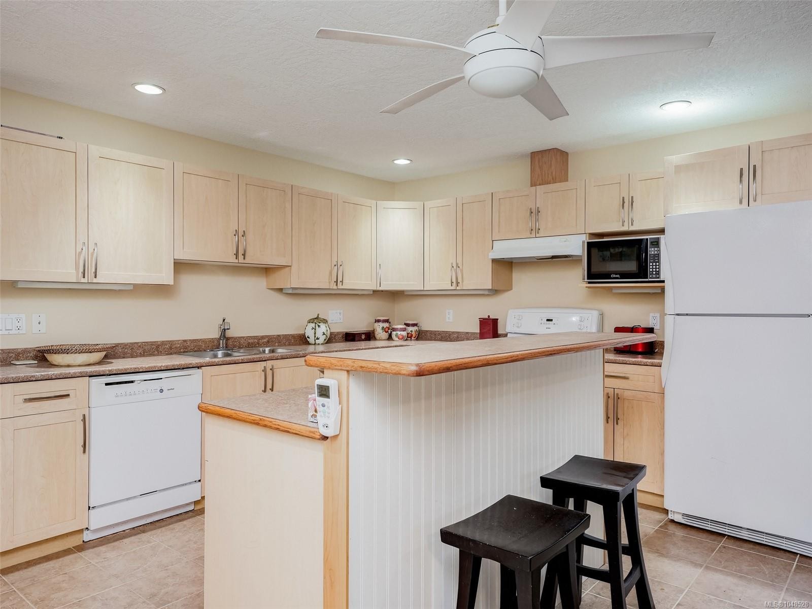 9907 Galaran Rd, Sidney, BC