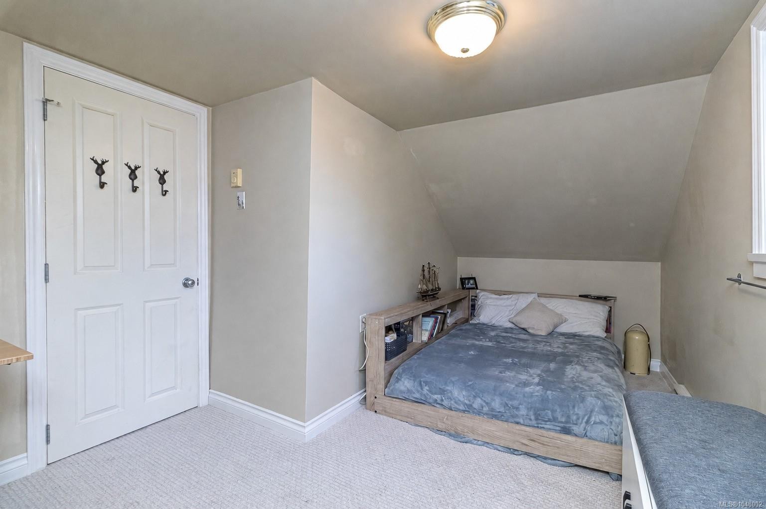 2445 Amelia Ave, Sidney, BC