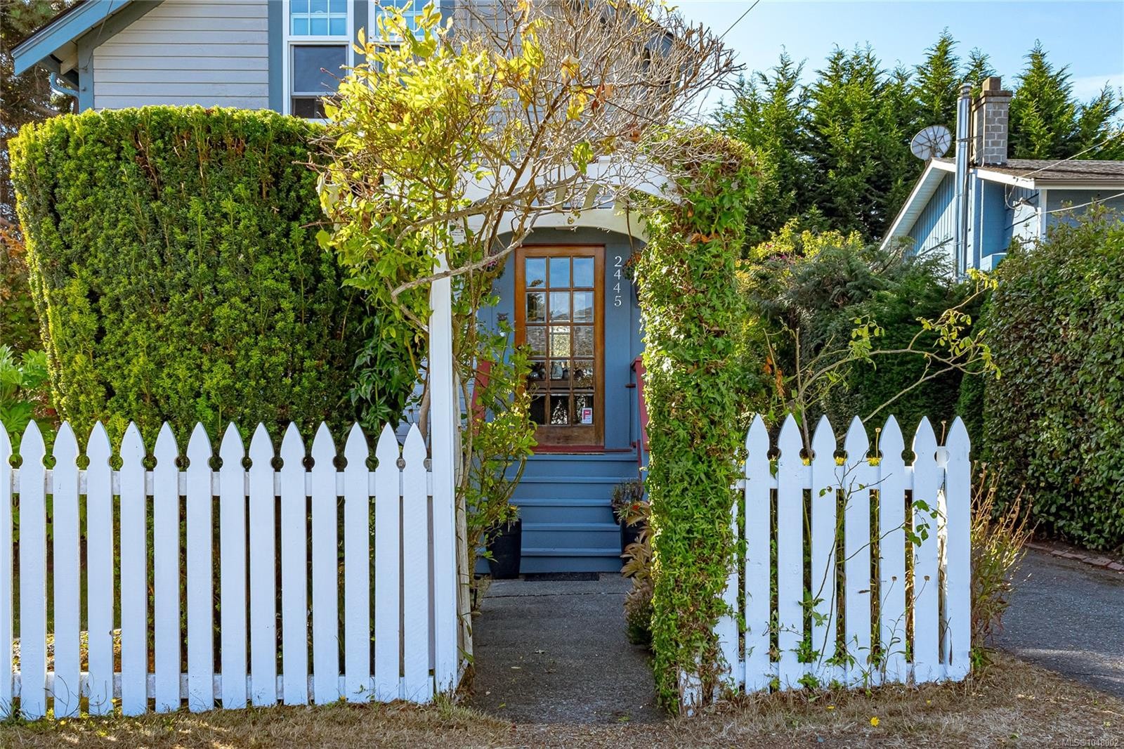 2445 Amelia Ave, Sidney, BC