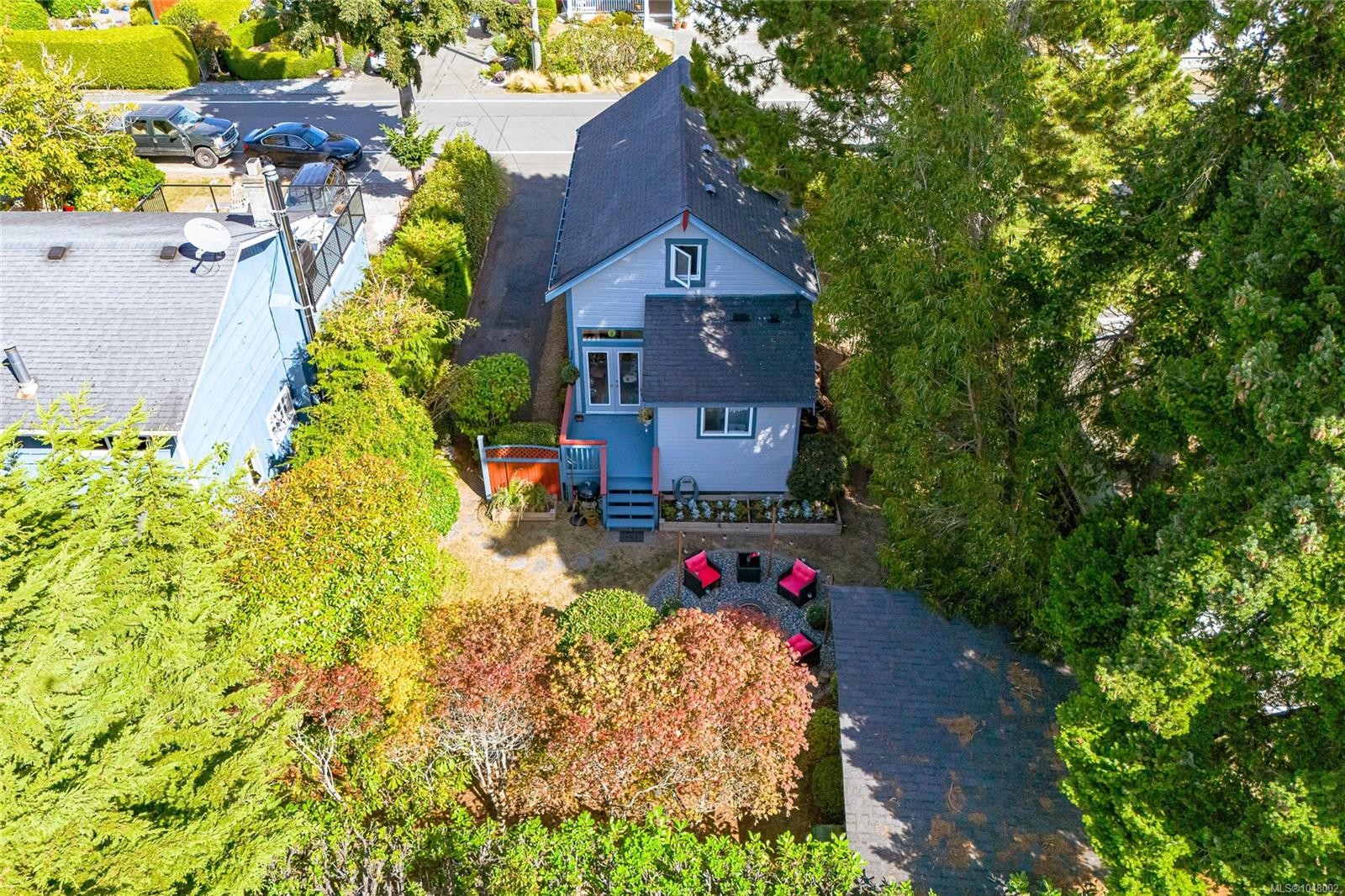 2445 Amelia Ave, Sidney, BC
