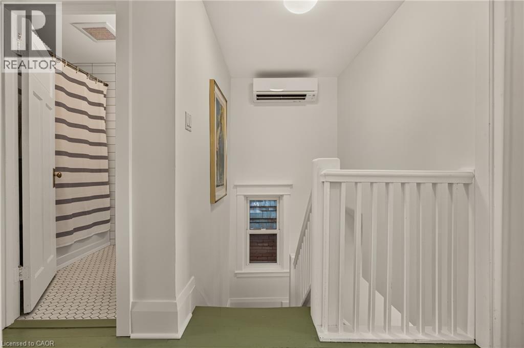39 Campbell Avenue, Hamilton, ON
