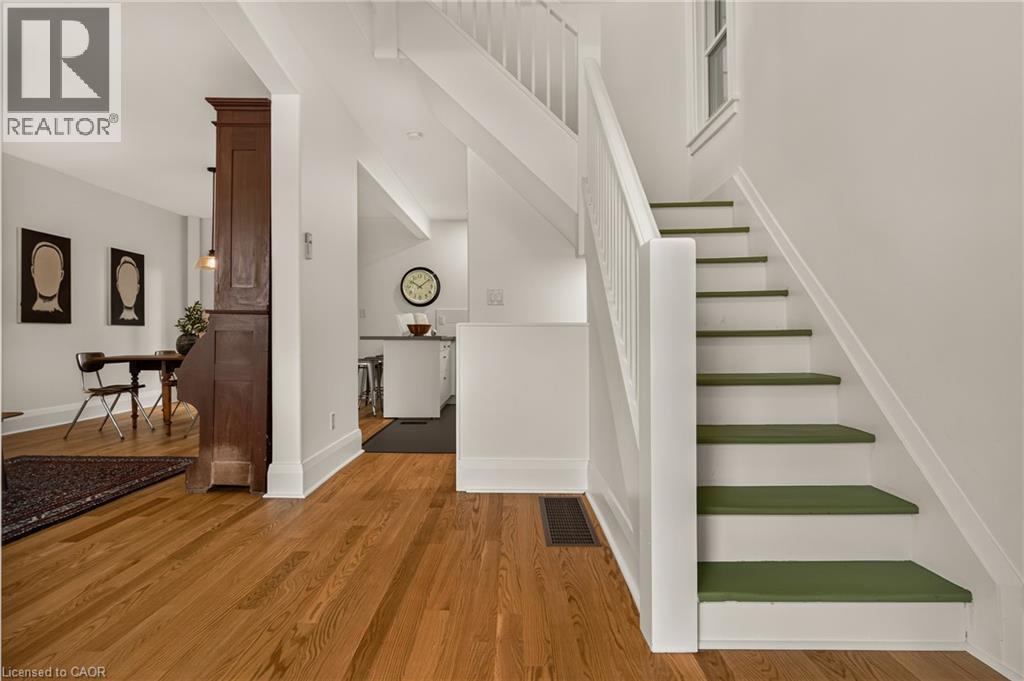 39 Campbell Avenue, Hamilton, ON