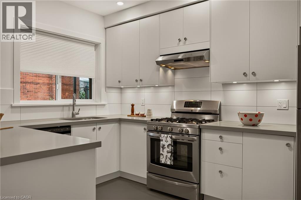 39 Campbell Avenue, Hamilton, ON