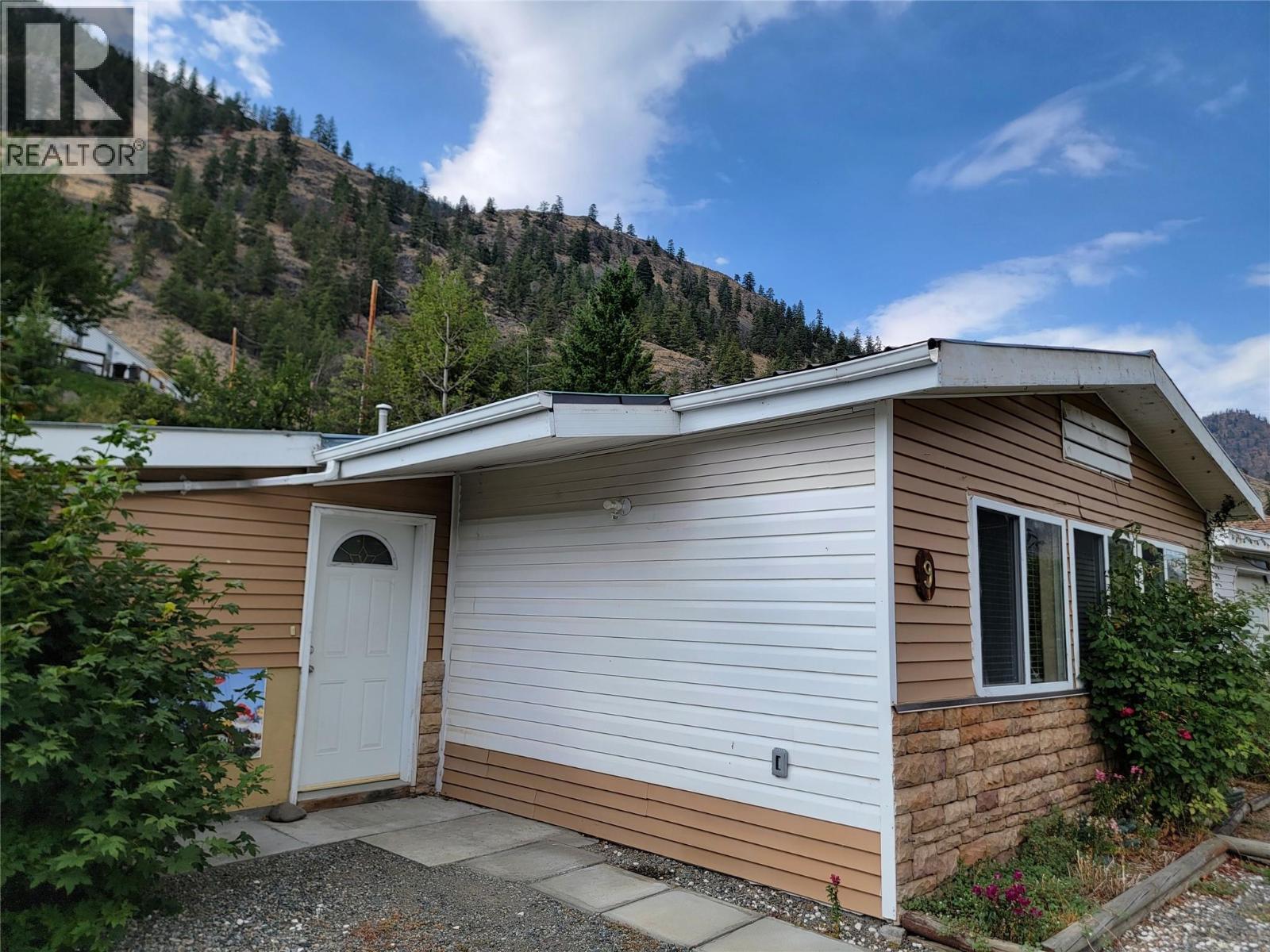 1292 Highway 3A Unit# 9, Keremeos, BC