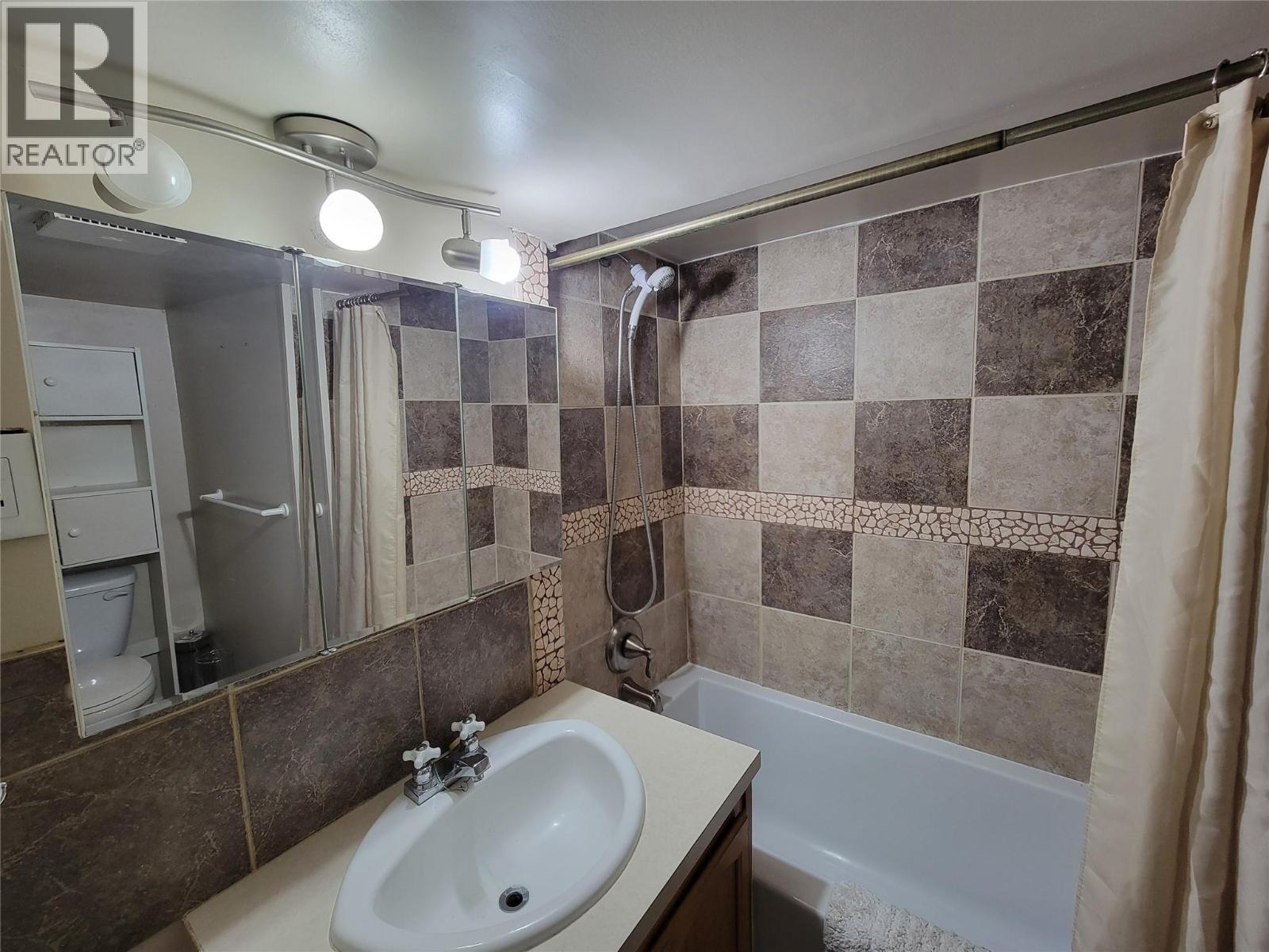 1292 Highway 3A Unit# 9, Keremeos, BC