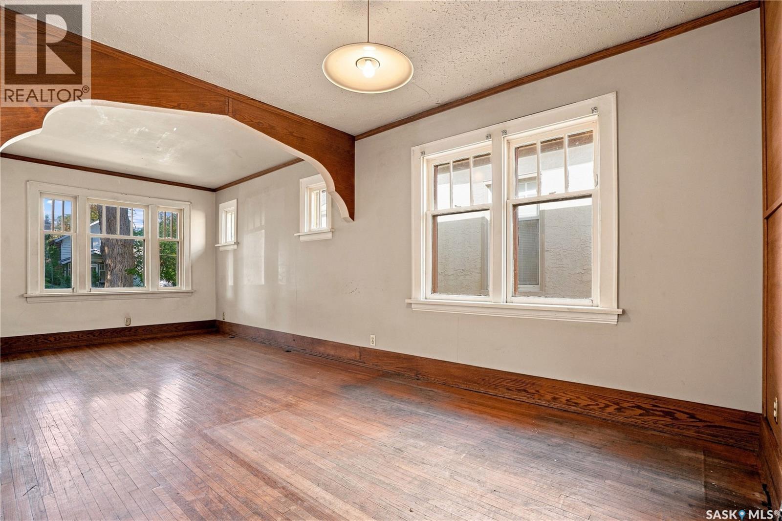 526 7Th Street E, Saskatoon, SK