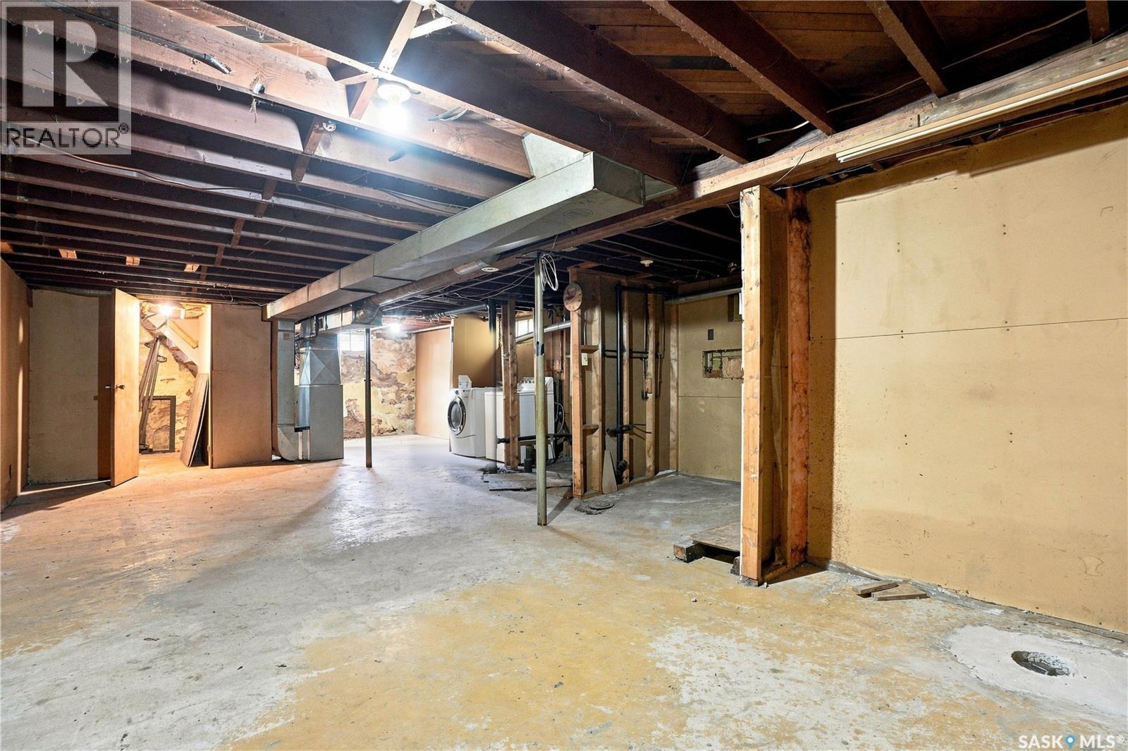 526 7Th Street E, Saskatoon, SK