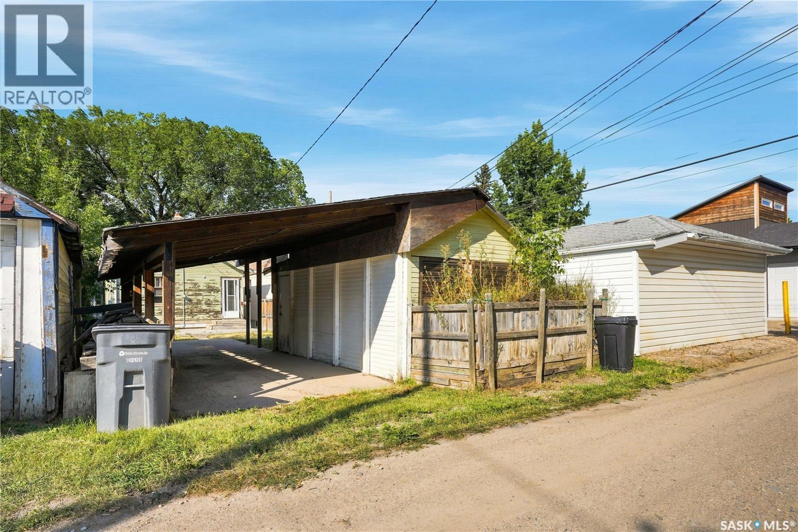 526 7Th Street E, Saskatoon, SK