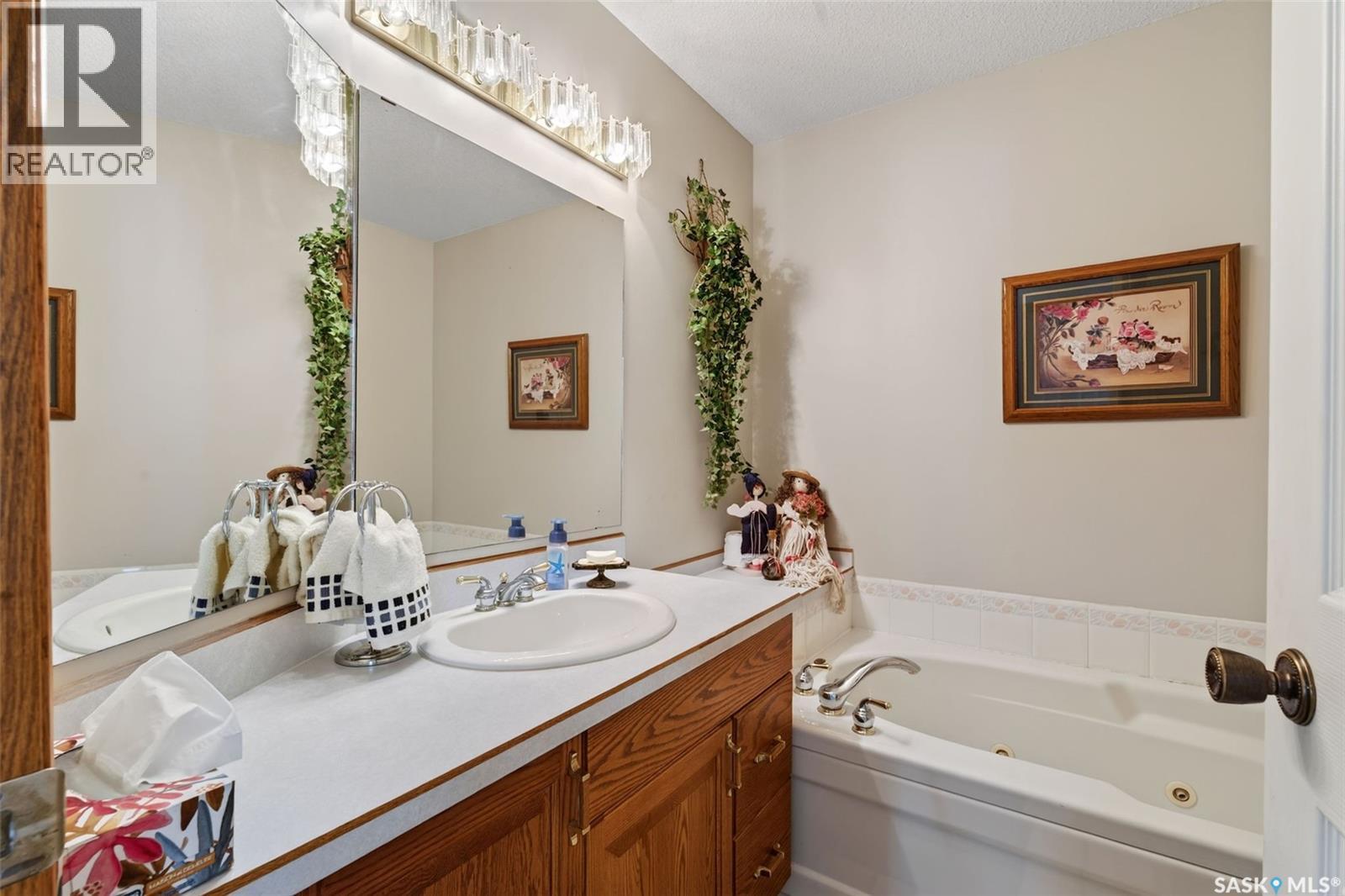 720 6Th Avenue, Rosthern, SK