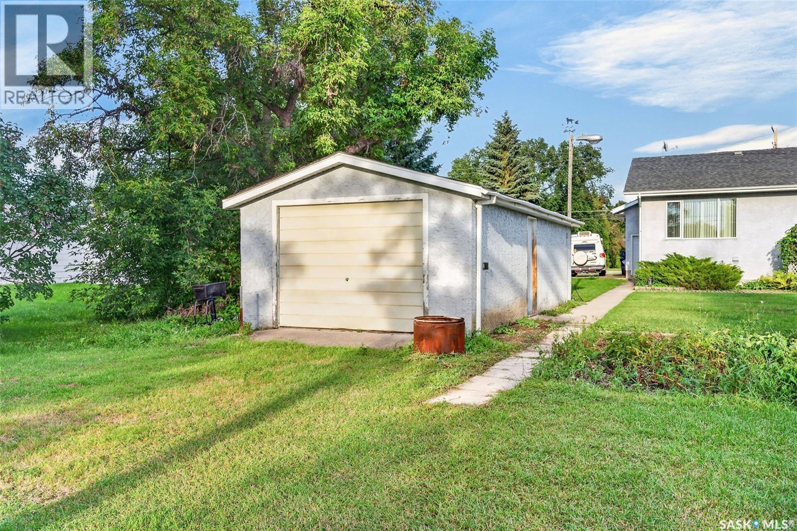 720 6Th Avenue, Rosthern, SK