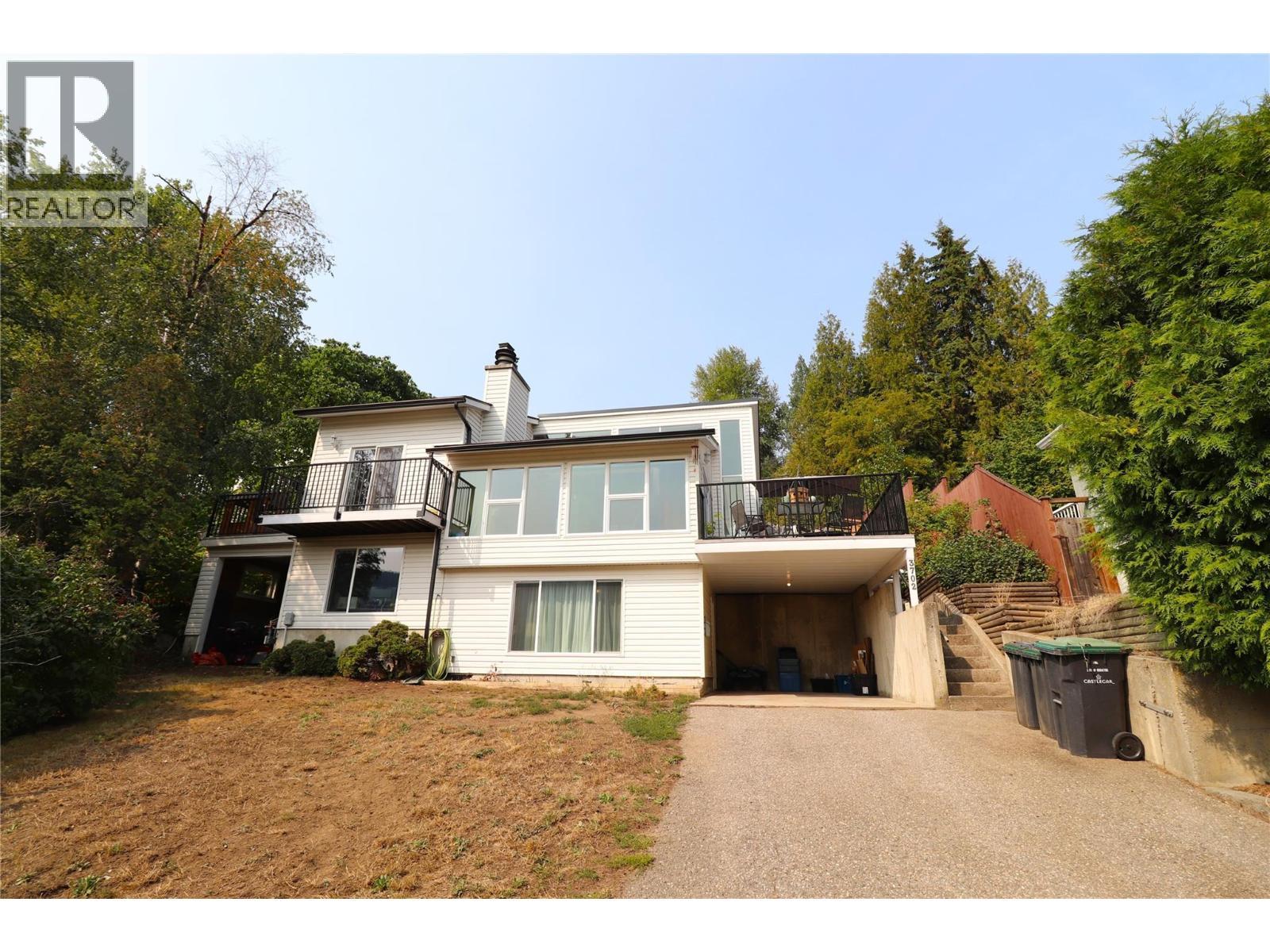 3702 9Th Avenue, Castlegar, BC