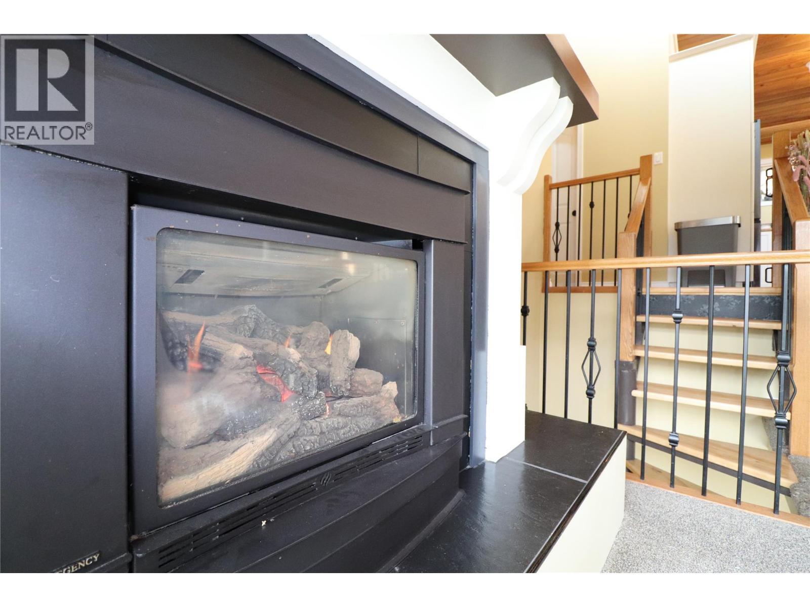 3702 9Th Avenue, Castlegar, BC